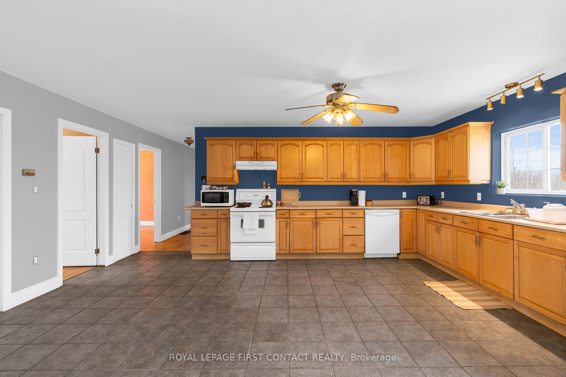 Photo 10 of 2228 Monck Road, Ramara, Rural Ramara — HOMEH