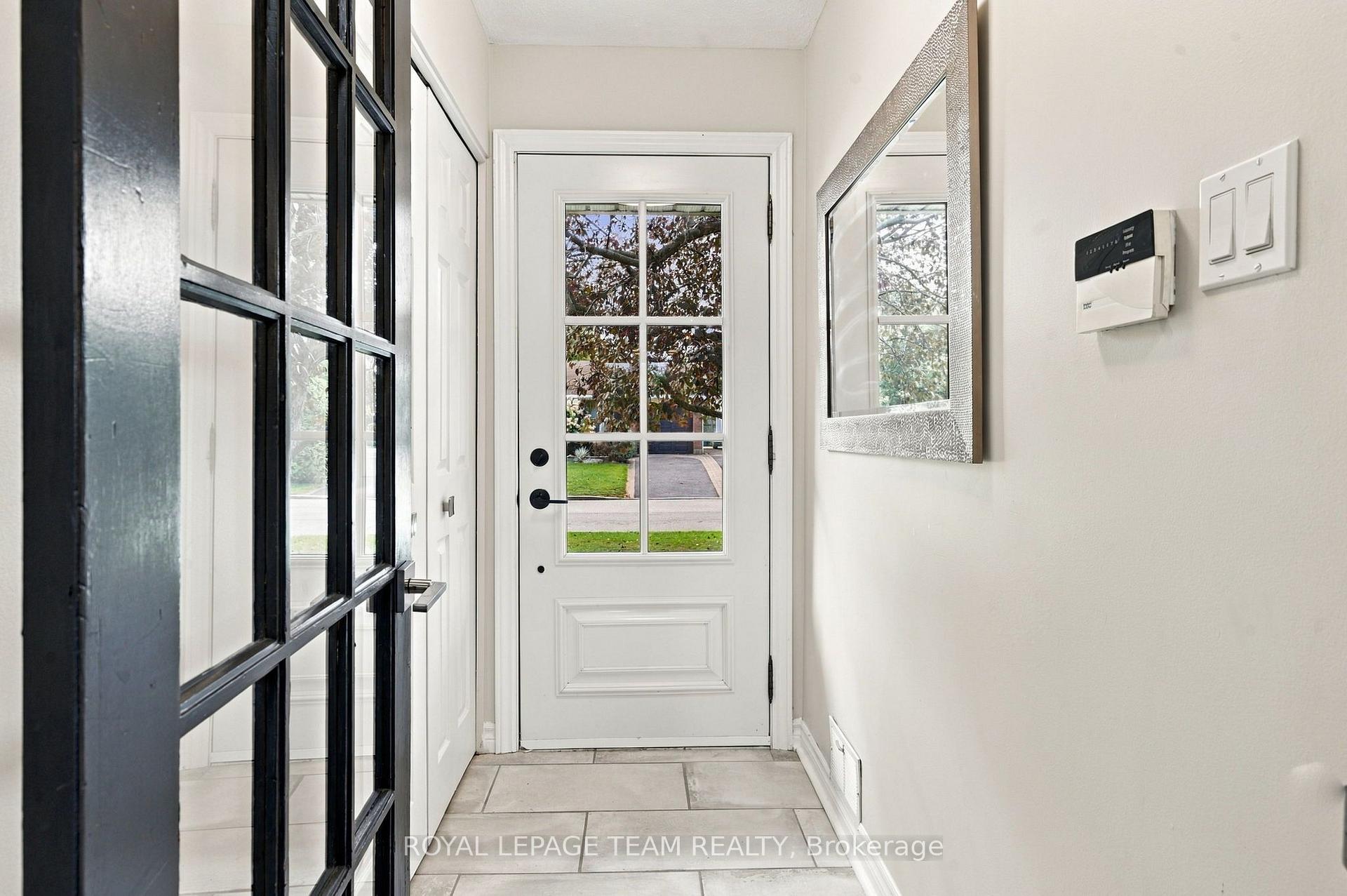 Photo 6 of 1377 Fontenay Crescent, Ottawa, South Keys — HOMEH
