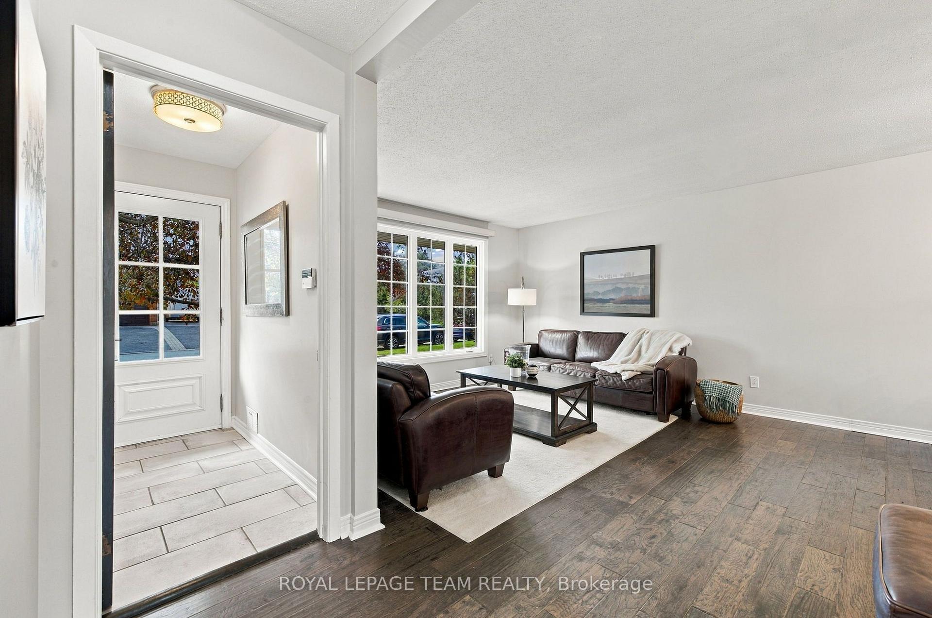 Photo 7 of 1377 Fontenay Crescent, Ottawa, South Keys — HOMEH