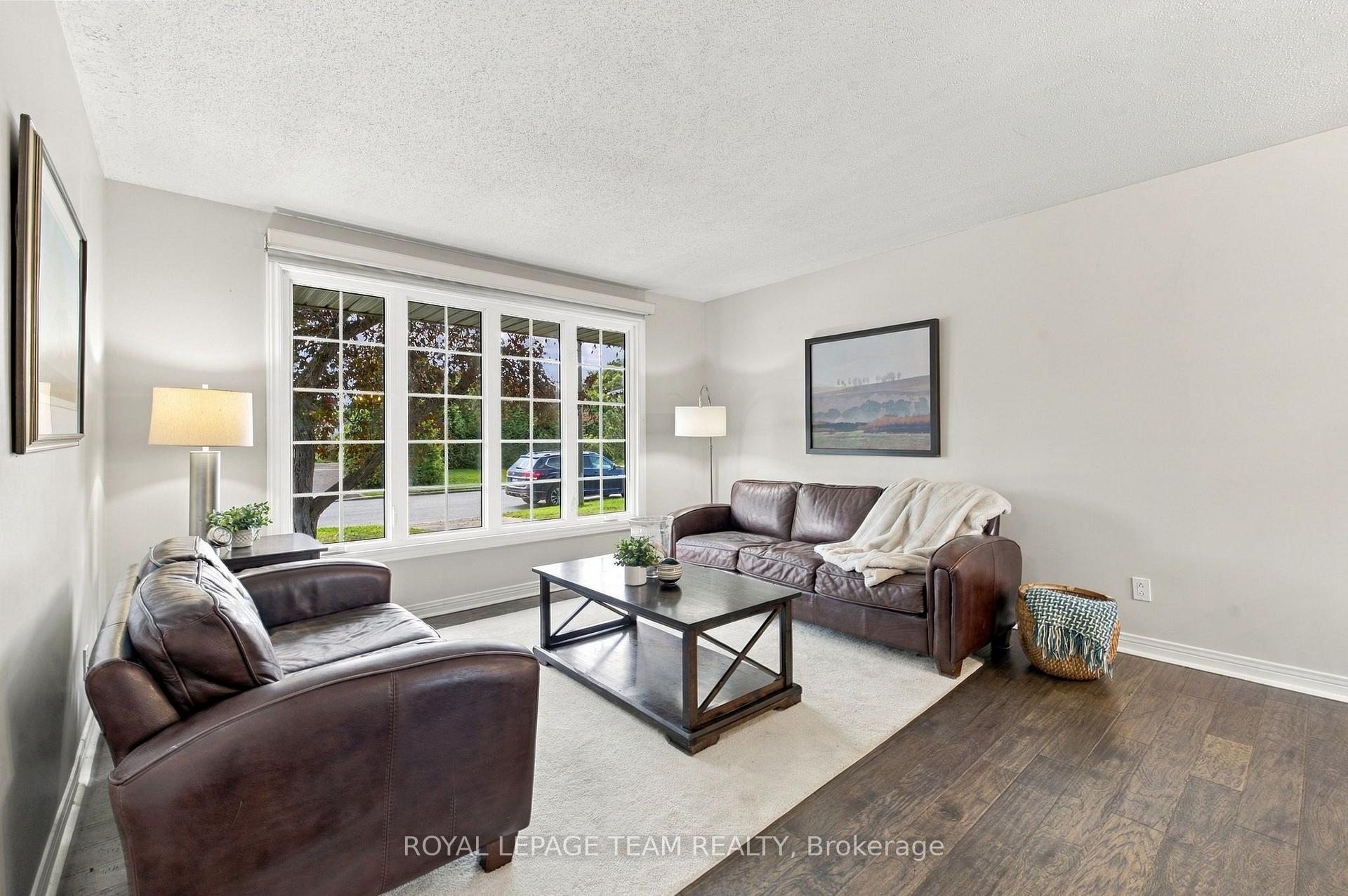 Photo 9 of 1377 Fontenay Crescent, Ottawa, South Keys — HOMEH