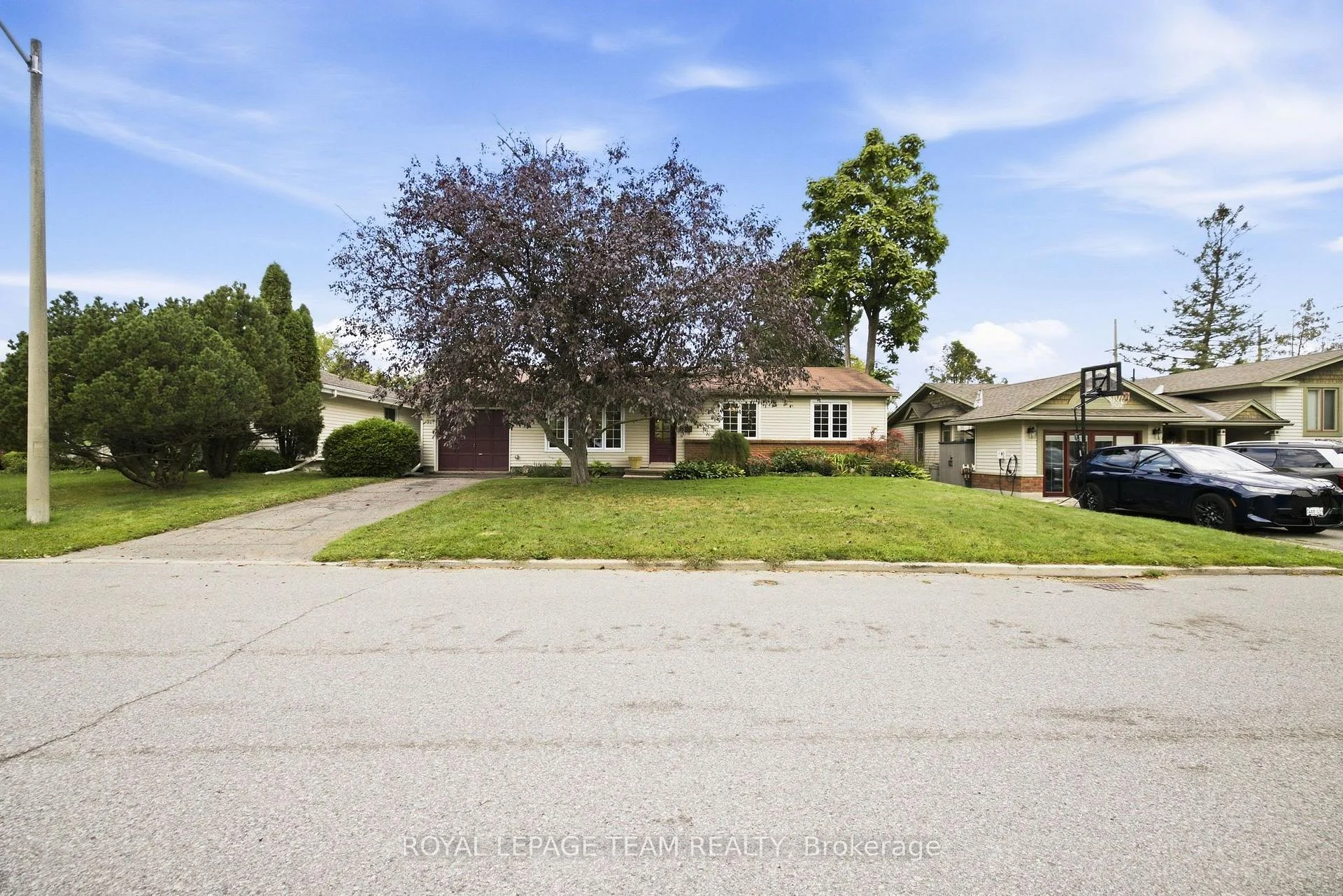 Photo 3 of 1377 Fontenay Crescent, Ottawa, South Keys — HOMEH