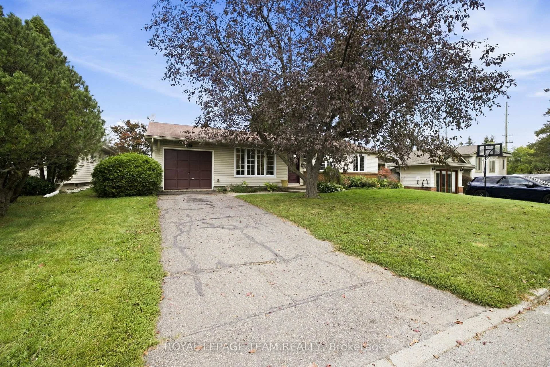 Photo 4 of 1377 Fontenay Crescent, Ottawa, South Keys — HOMEH