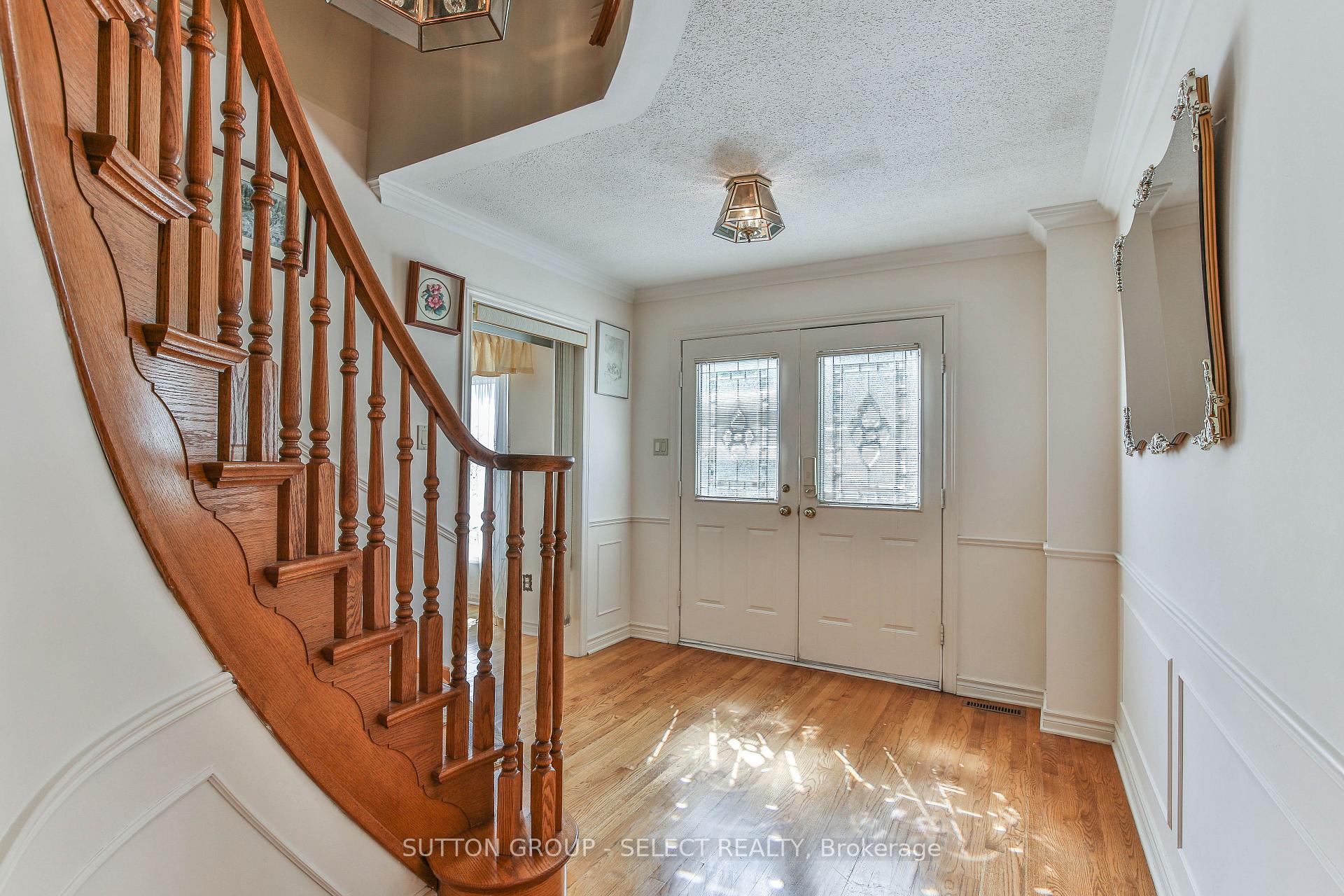 Photo 4 of 158 Ambleside Drive, London, North A — HOMEH