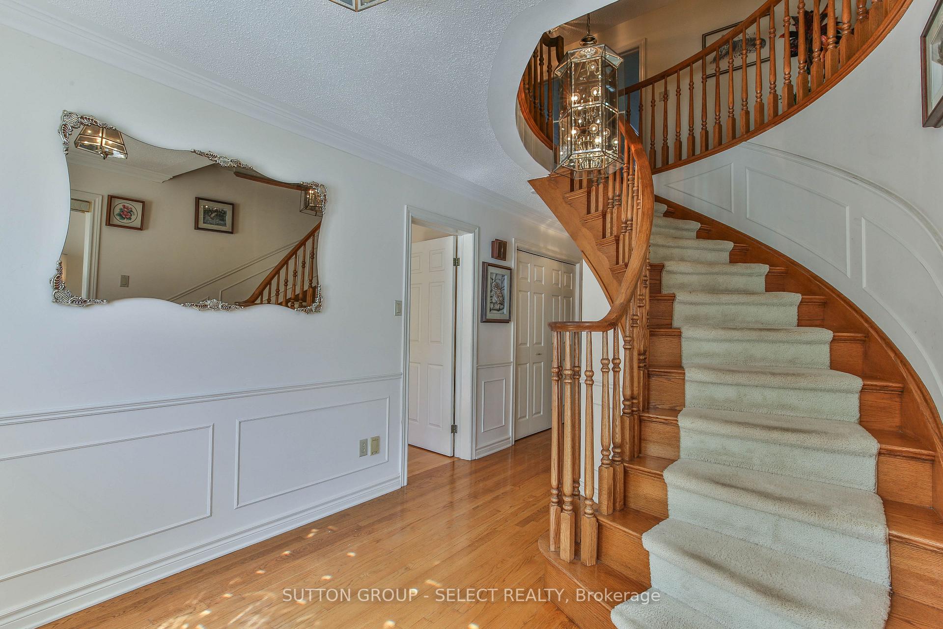 Photo 5 of 158 Ambleside Drive, London, North A — HOMEH