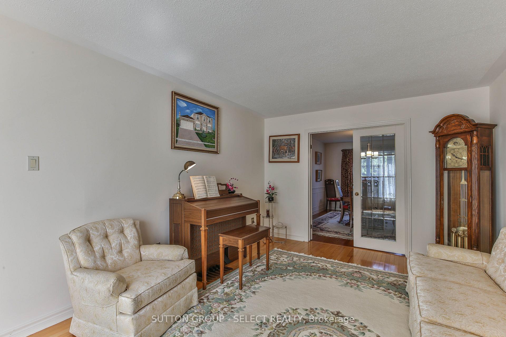 Photo 7 of 158 Ambleside Drive, London, North A — HOMEH