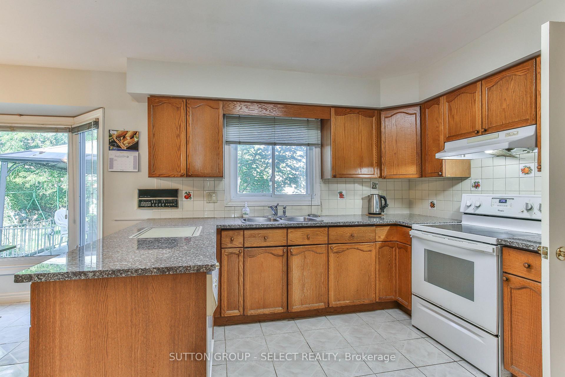 Photo 13 of 158 Ambleside Drive, London, North A — HOMEH