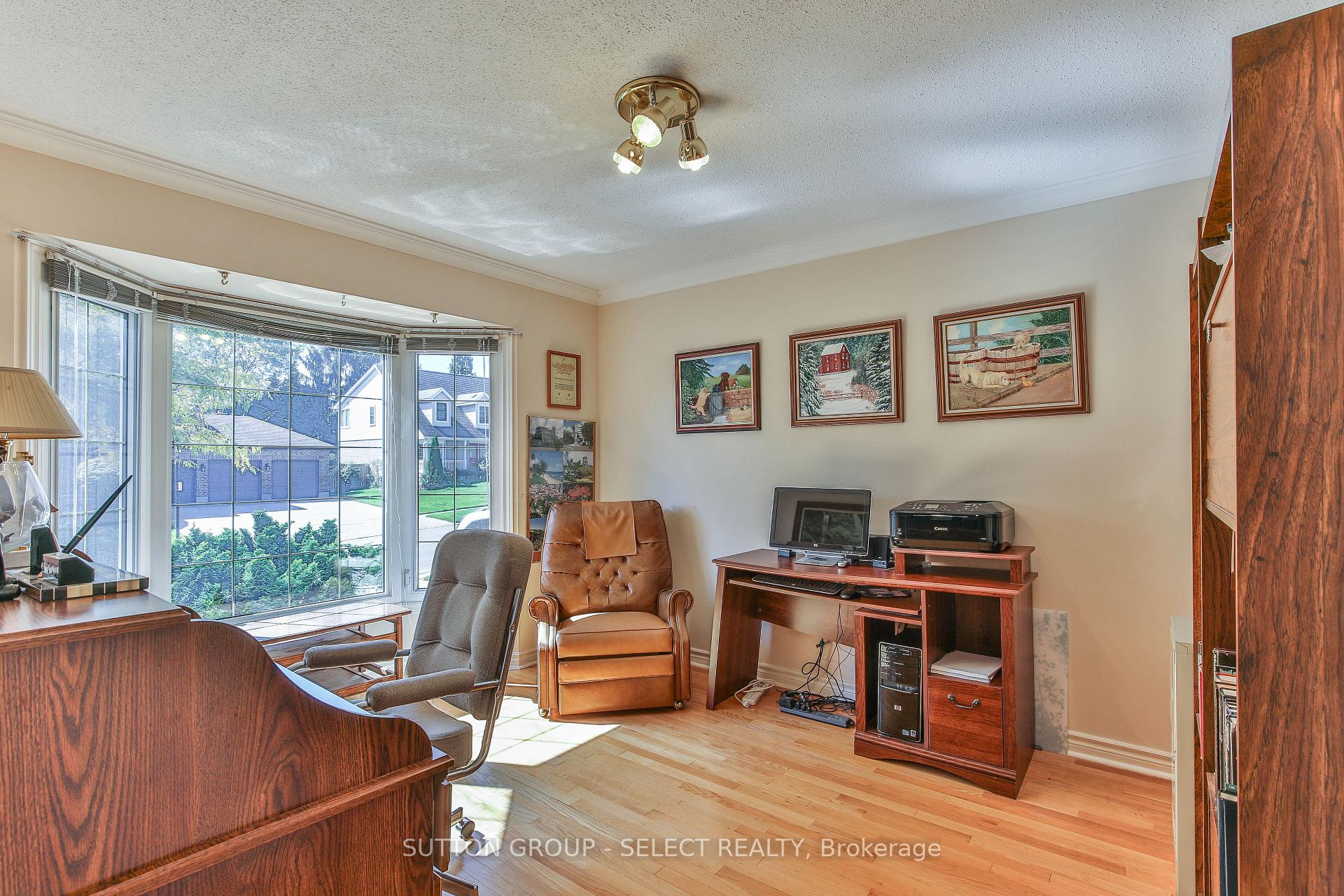 Photo 18 of 158 Ambleside Drive, London, North A — HOMEH