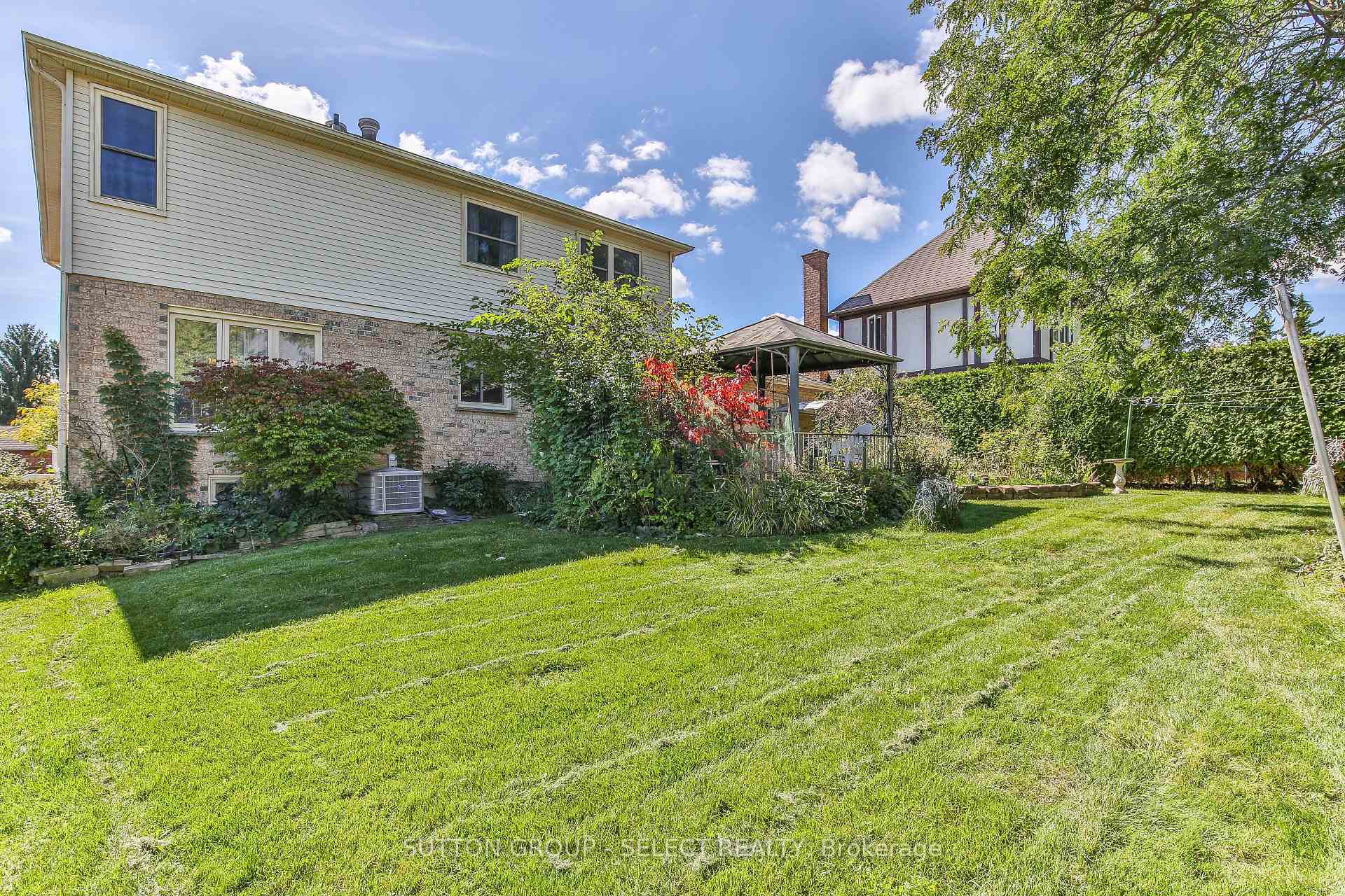 Photo 41 of 158 Ambleside Drive, London, North A — HOMEH
