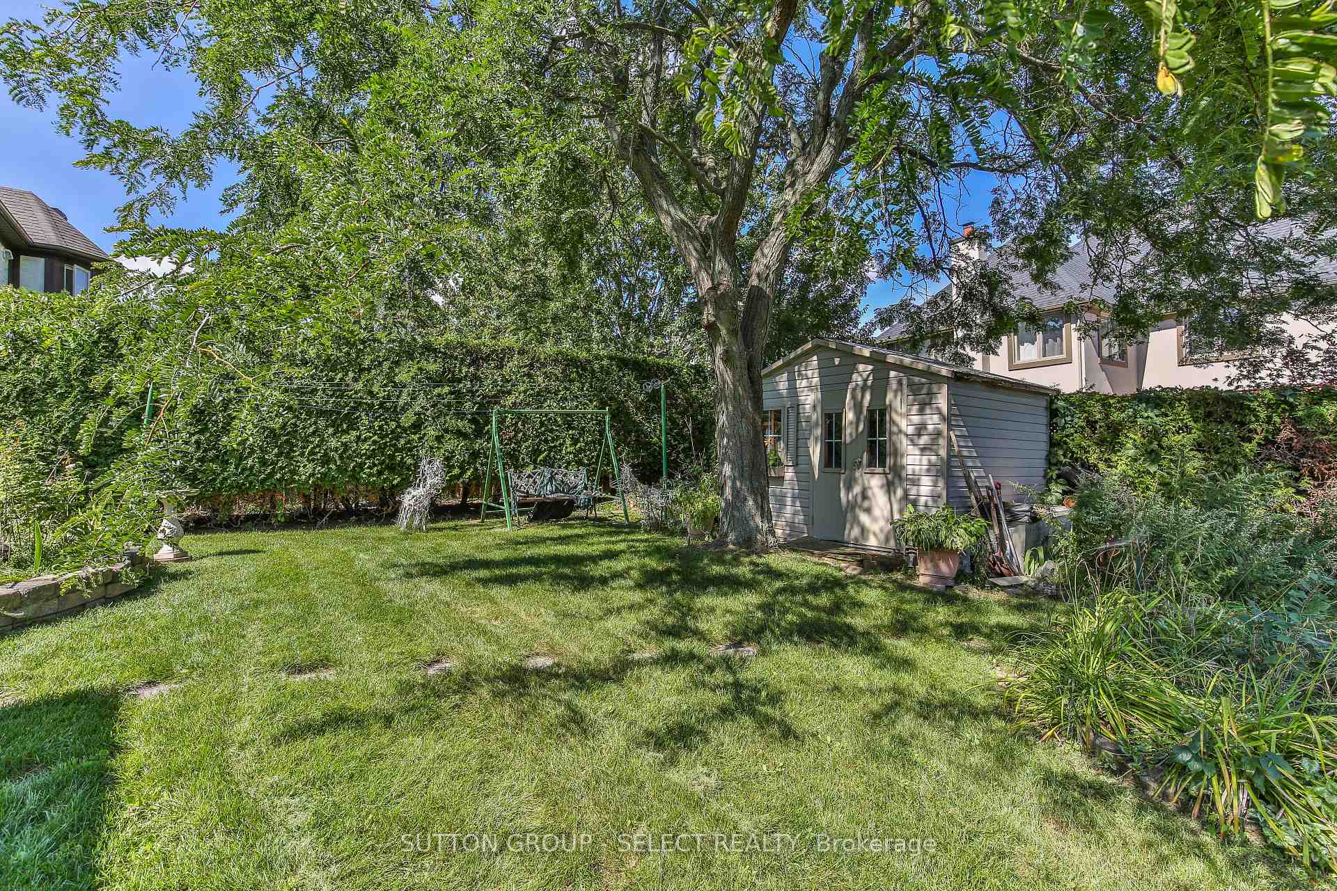 Photo 42 of 158 Ambleside Drive, London, North A — HOMEH