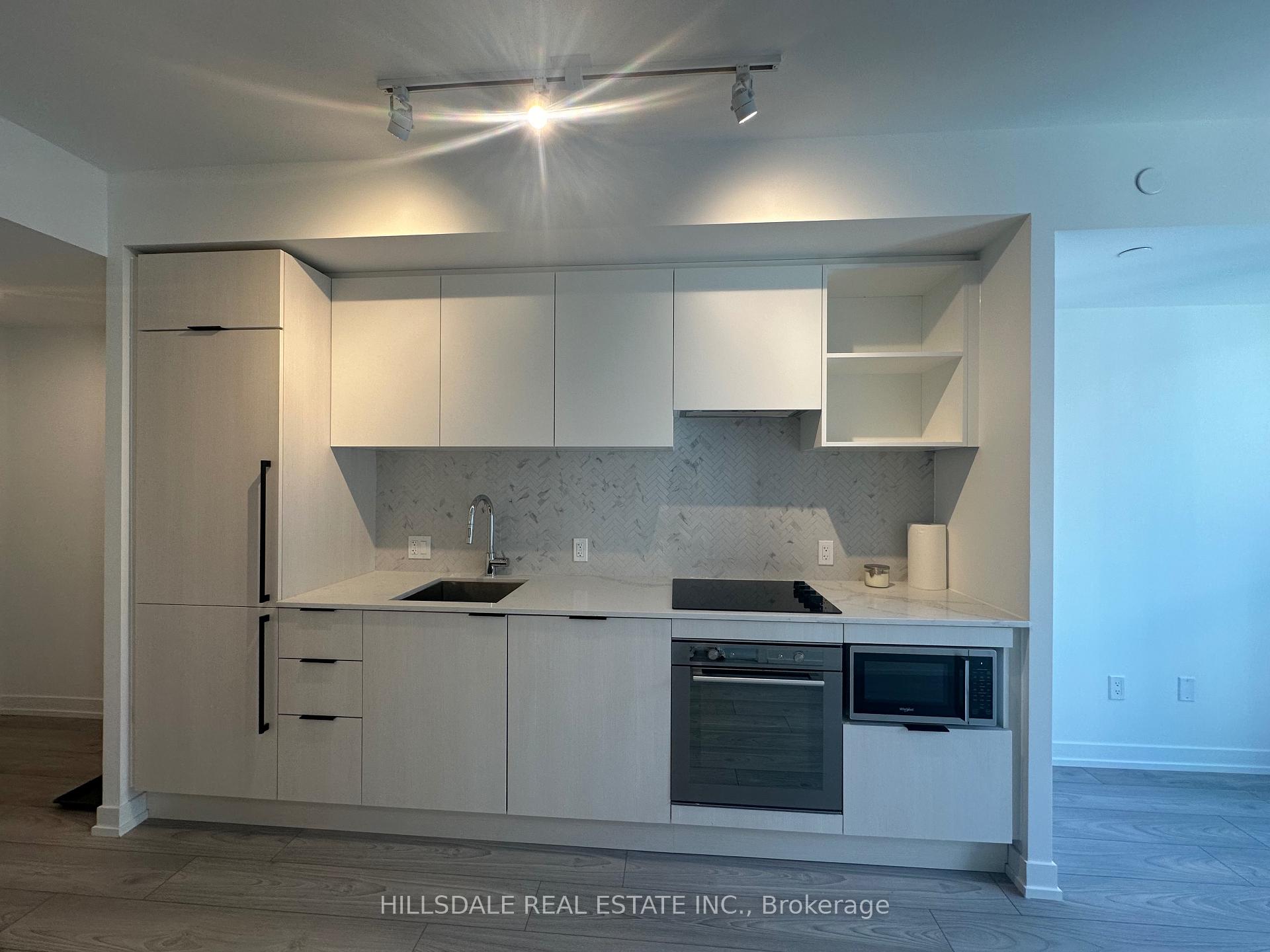 Front of Unit 902, 82 Dalhousie Street
