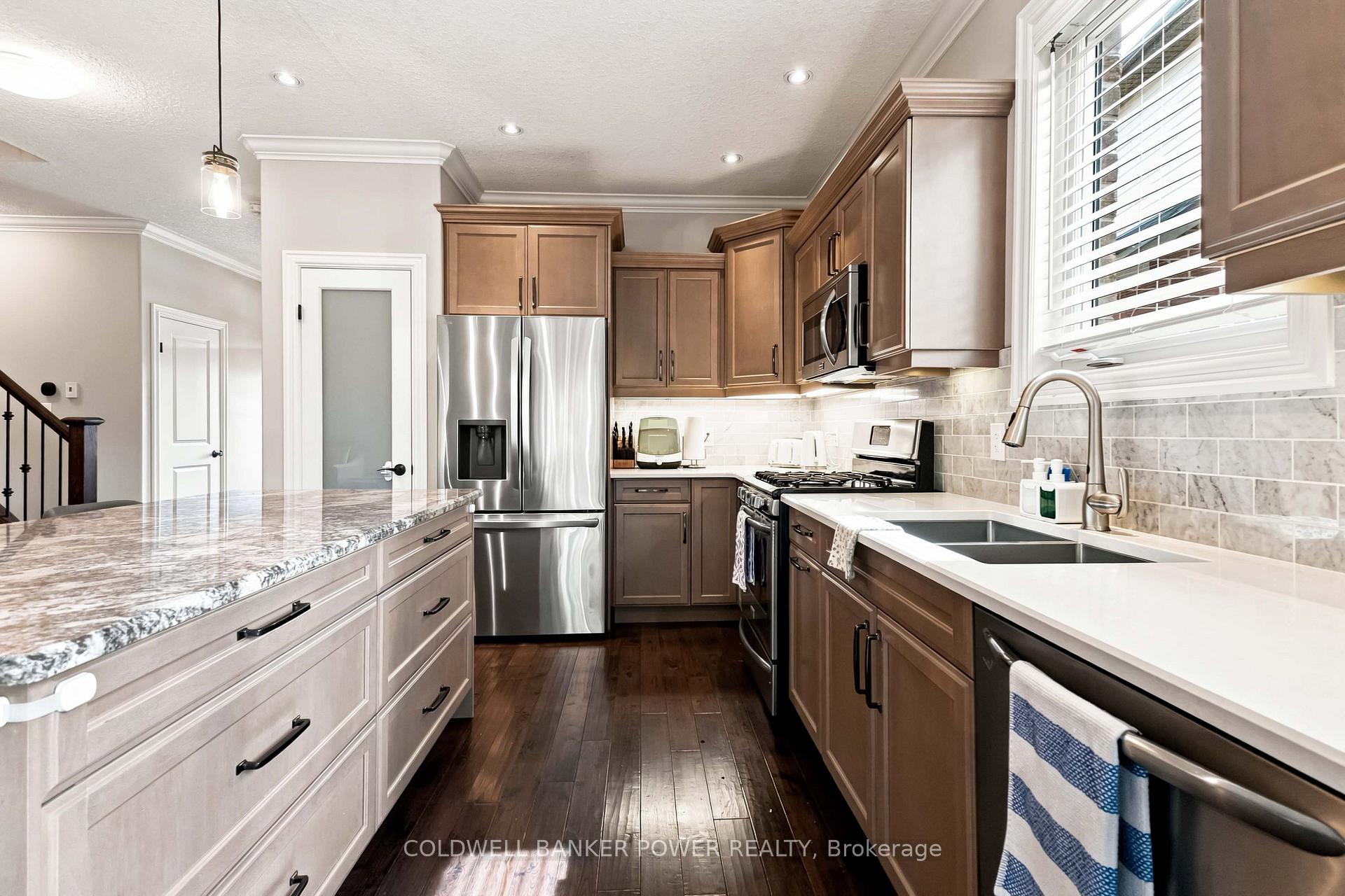 Photo 14 of 3421 Singleton Avenue, London, South V — HOMEH