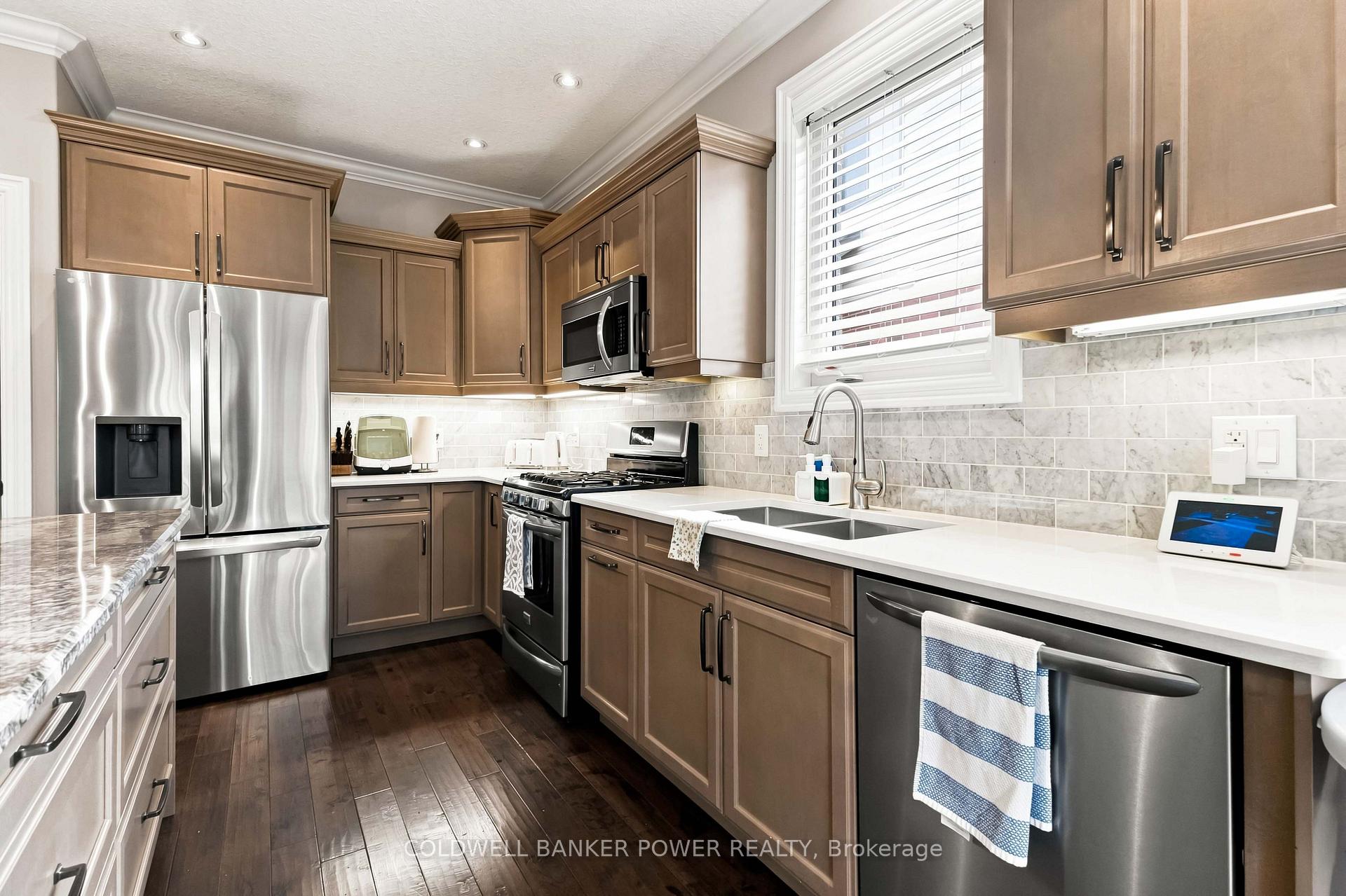 Photo 15 of 3421 Singleton Avenue, London, South V — HOMEH