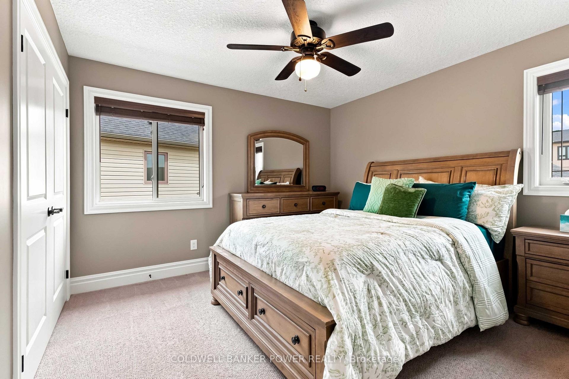 Photo 34 of 3421 Singleton Avenue, London, South V — HOMEH
