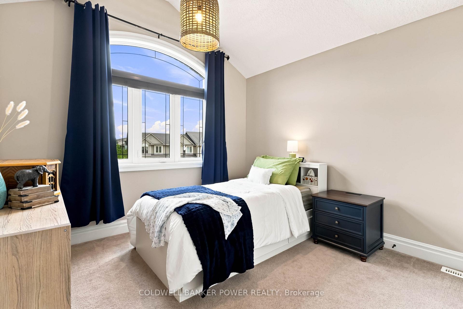 Photo 36 of 3421 Singleton Avenue, London, South V — HOMEH
