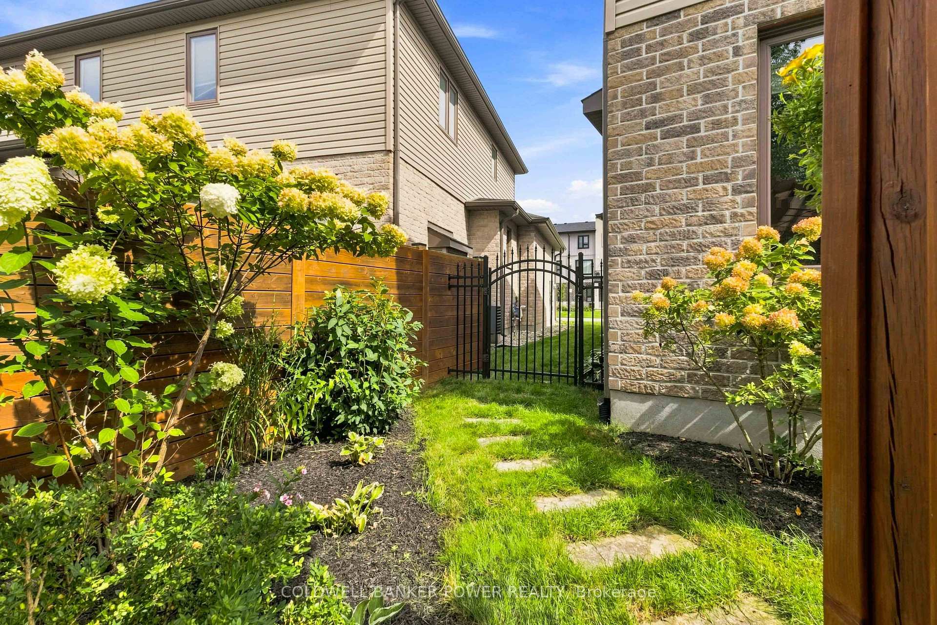 Photo 43 of 3421 Singleton Avenue, London, South V — HOMEH