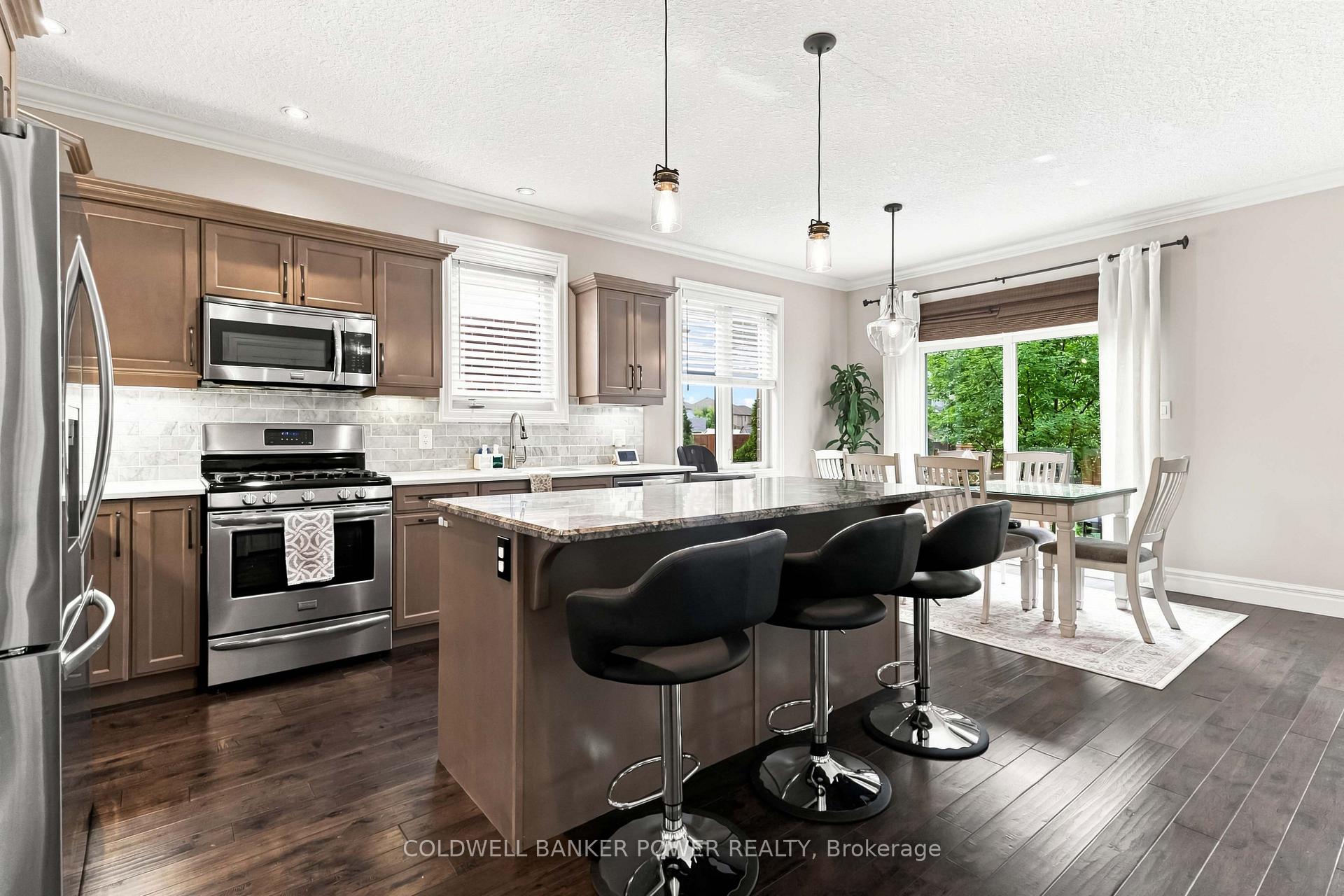 Photo 11 of 3421 Singleton Avenue, London, South V — HOMEH