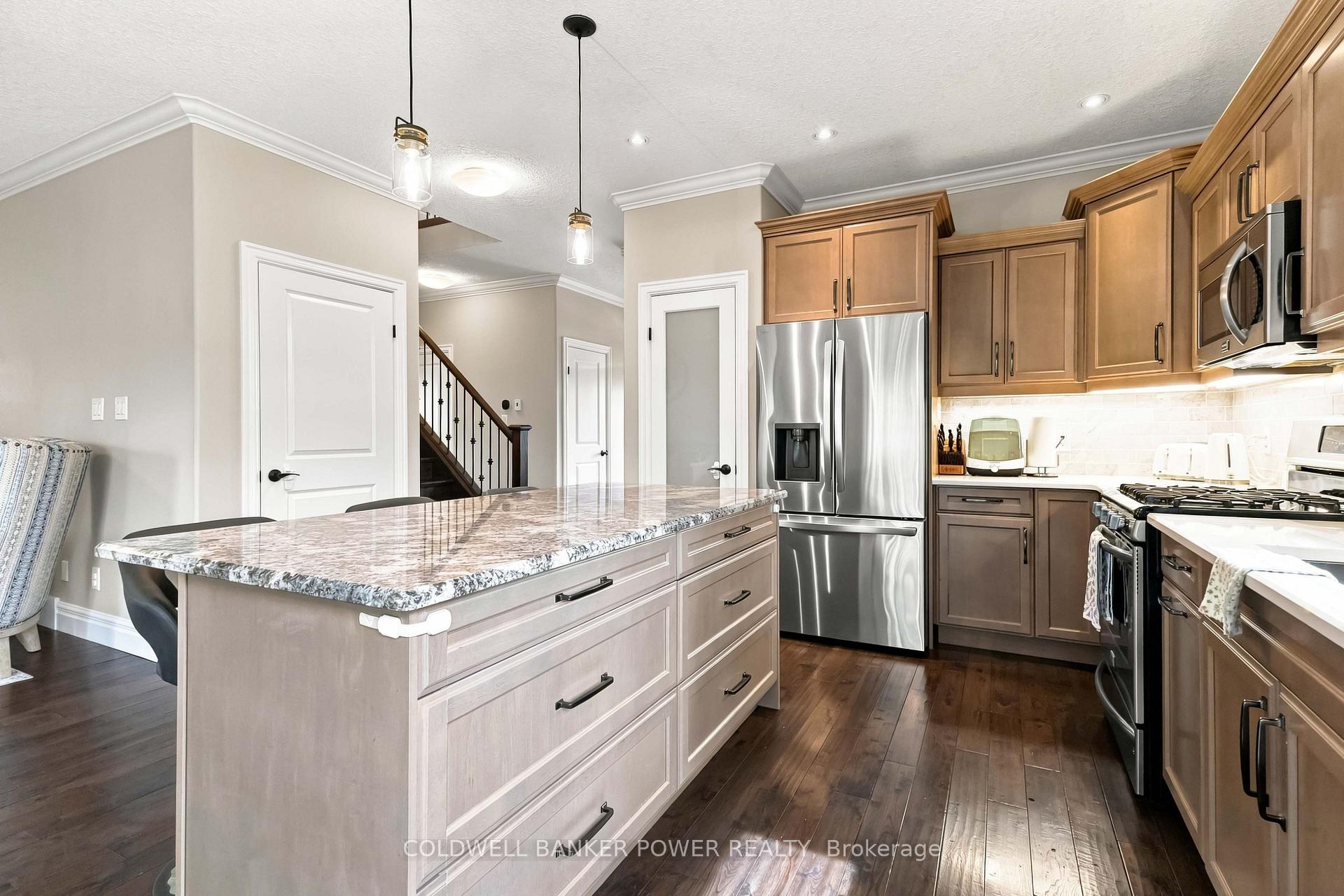 Photo 16 of 3421 Singleton Avenue, London, South V — HOMEH