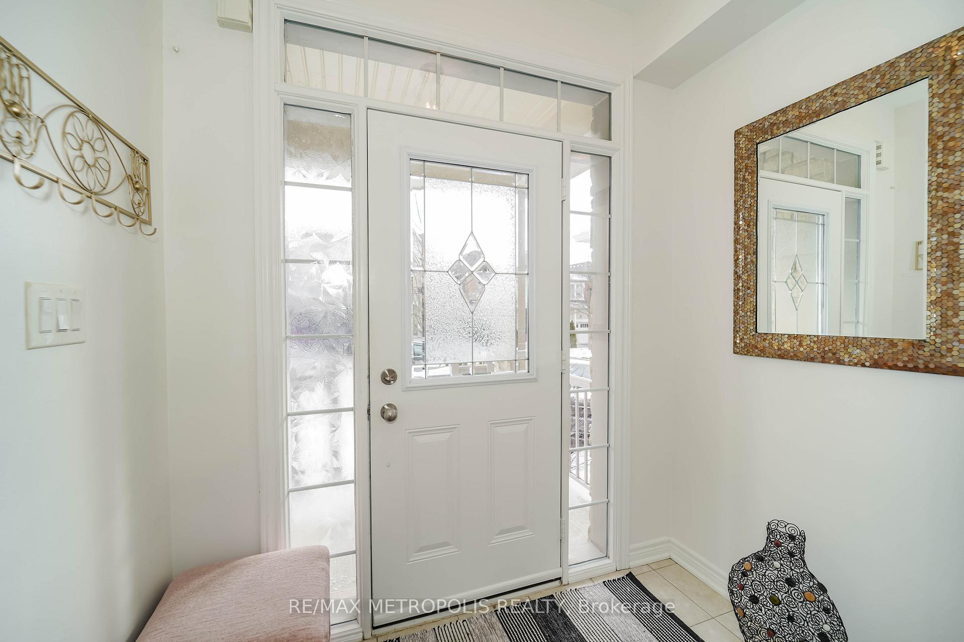 Photo 2 of 58 Lady Loretta Lane, Vaughan, Patterson — HOMEH