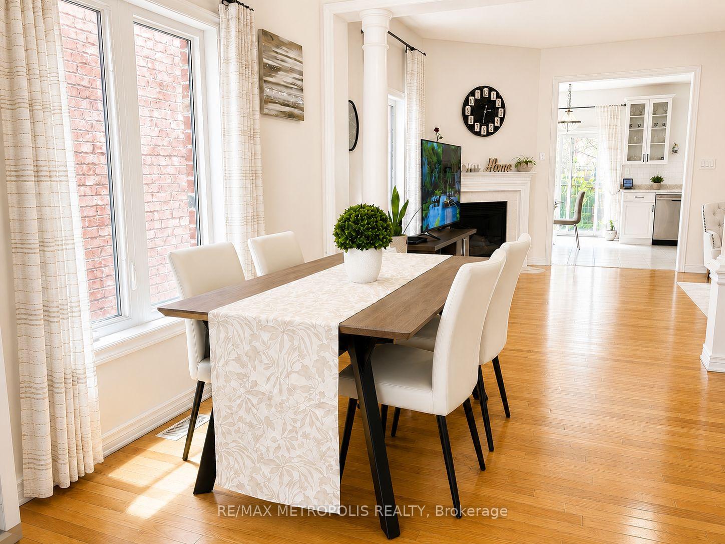 Photo 4 of 58 Lady Loretta Lane, Vaughan, Patterson — HOMEH
