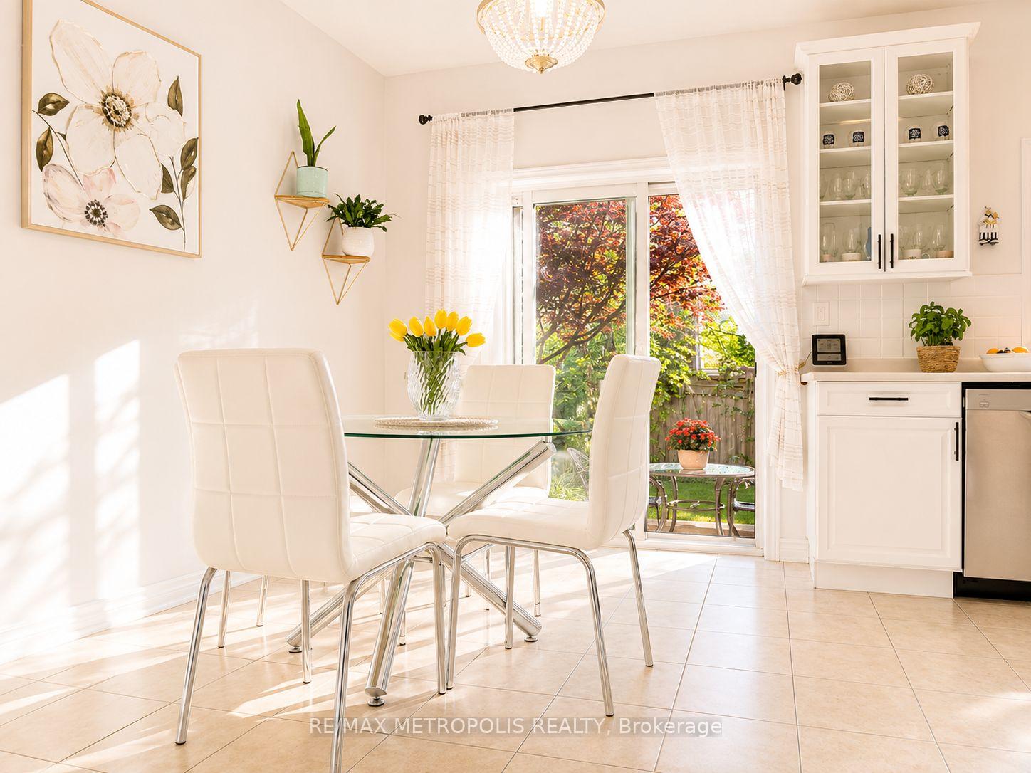 Photo 12 of 58 Lady Loretta Lane, Vaughan, Patterson — HOMEH