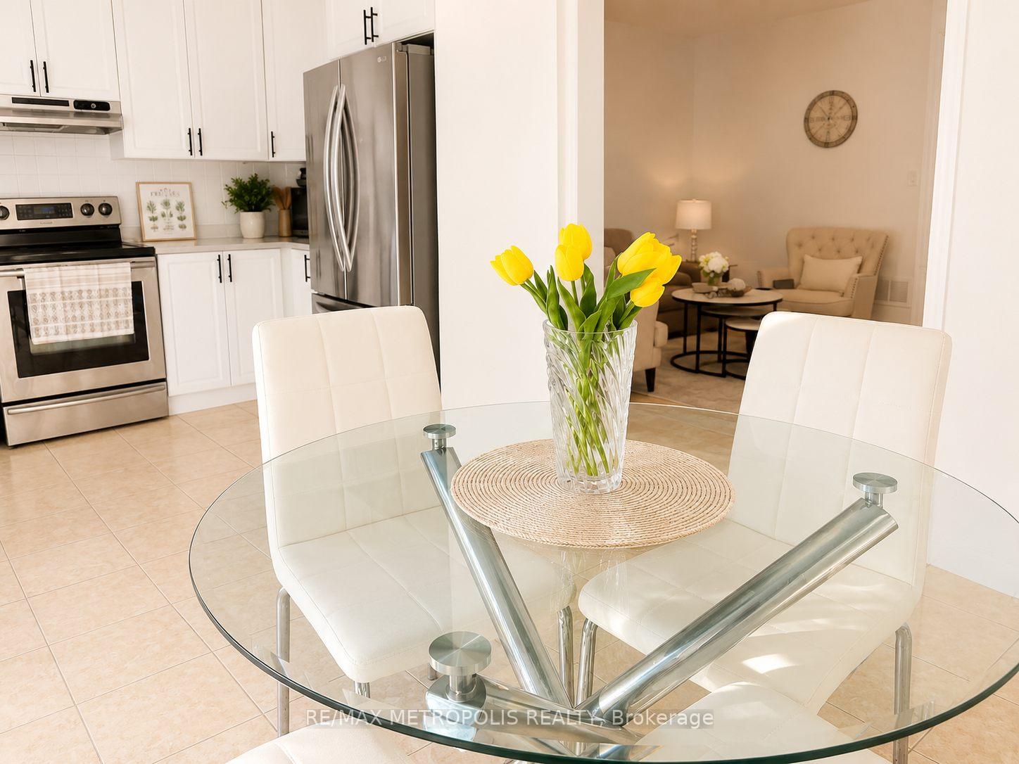 Photo 13 of 58 Lady Loretta Lane, Vaughan, Patterson — HOMEH