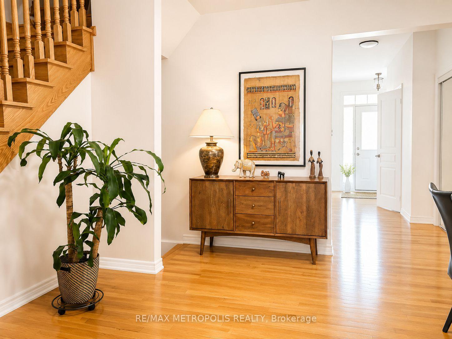 Photo 17 of 58 Lady Loretta Lane, Vaughan, Patterson — HOMEH