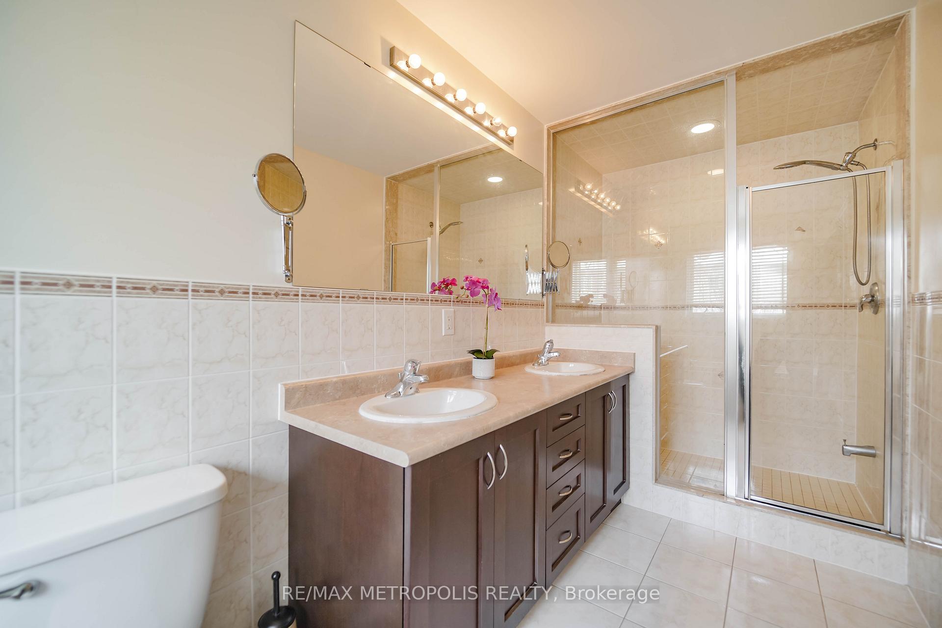 Photo 23 of 58 Lady Loretta Lane, Vaughan, Patterson — HOMEH