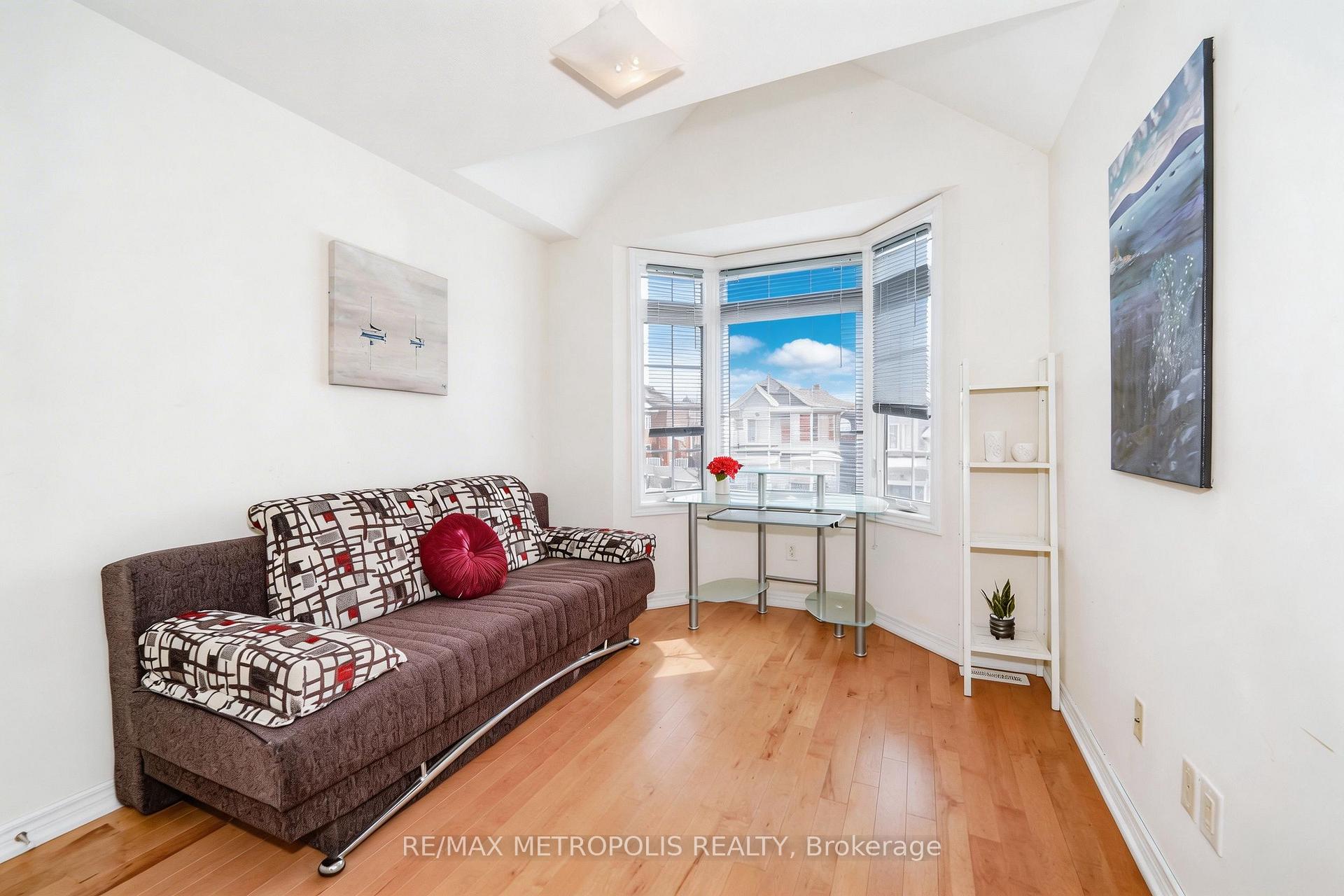 Photo 25 of 58 Lady Loretta Lane, Vaughan, Patterson — HOMEH