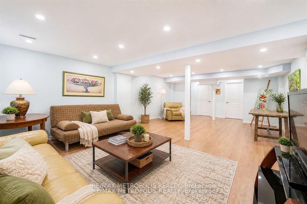 Photo 31 of 58 Lady Loretta Lane, Vaughan, Patterson — HOMEH