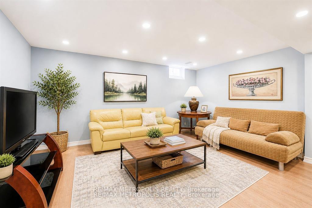 Photo 34 of 58 Lady Loretta Lane, Vaughan, Patterson — HOMEH
