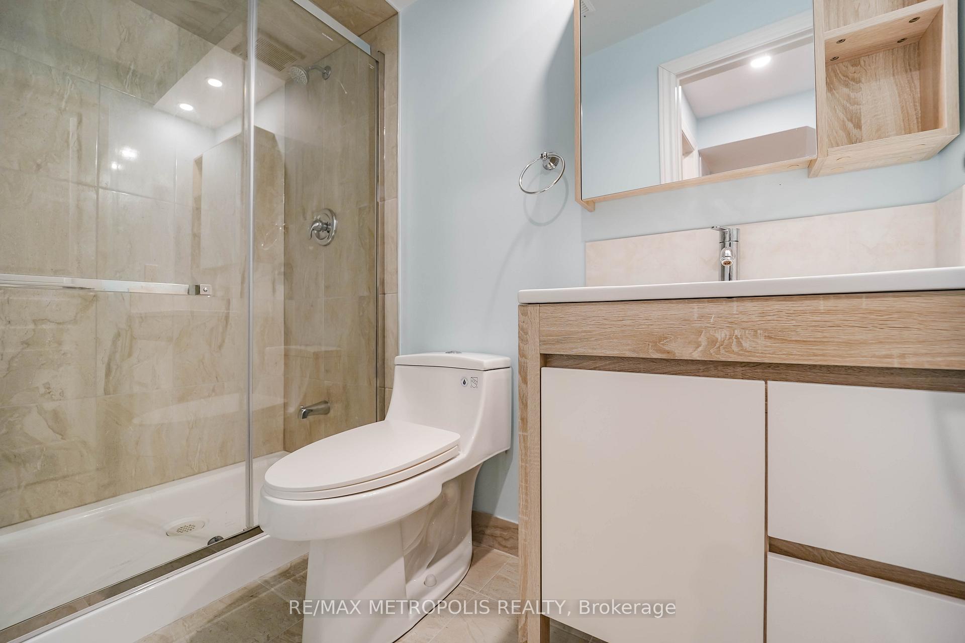 Photo 36 of 58 Lady Loretta Lane, Vaughan, Patterson — HOMEH
