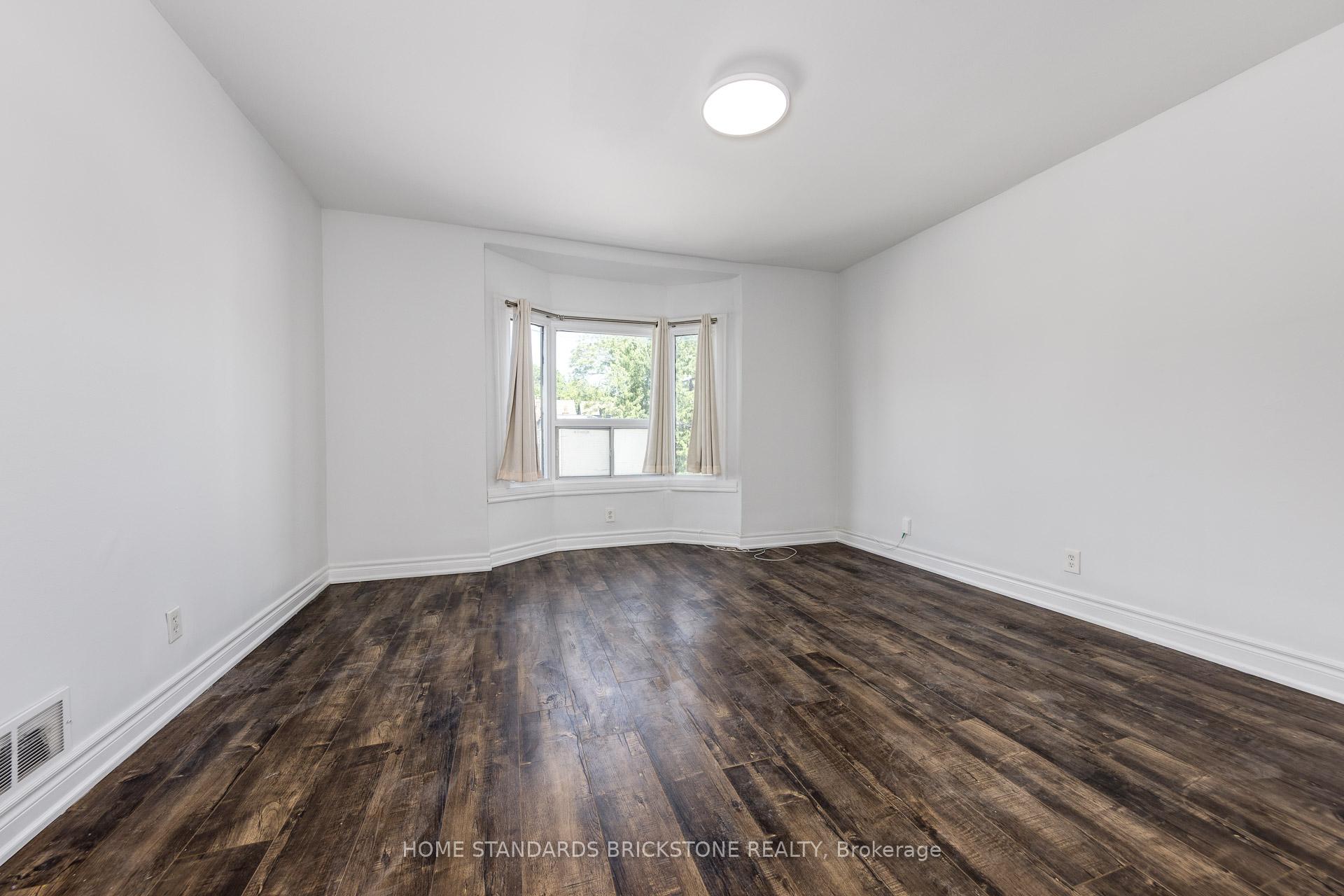 Photo 10 of Unit 2nd Floor, 792 Pape Avenue, Toronto, Playter Estates-Danforth — HOMEH
