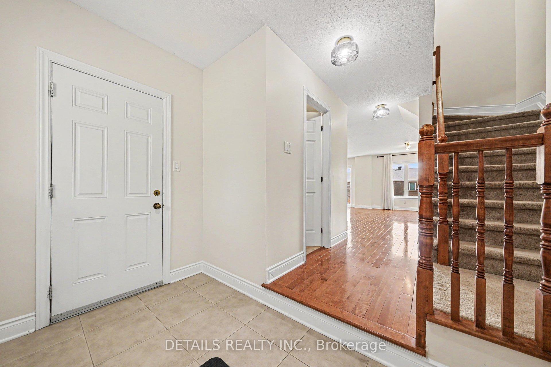 Photo 2 of 261 Parkin Circle, Ottawa, Blossom Park/Kemp Park/Findlay Creek — HOMEH