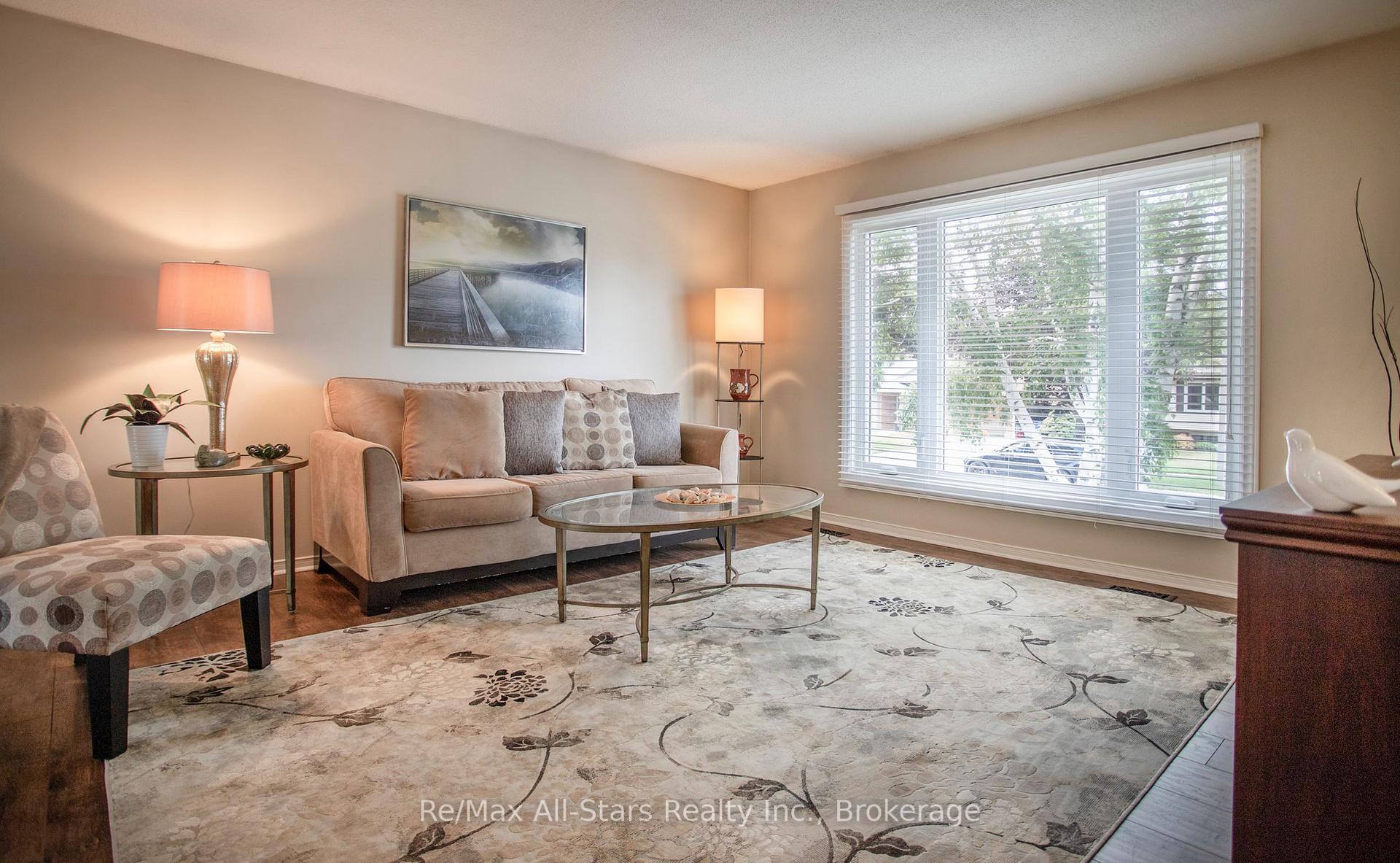 Photo 6 of 39 Applewood Crescent, Scugog, Port Perry — HOMEH