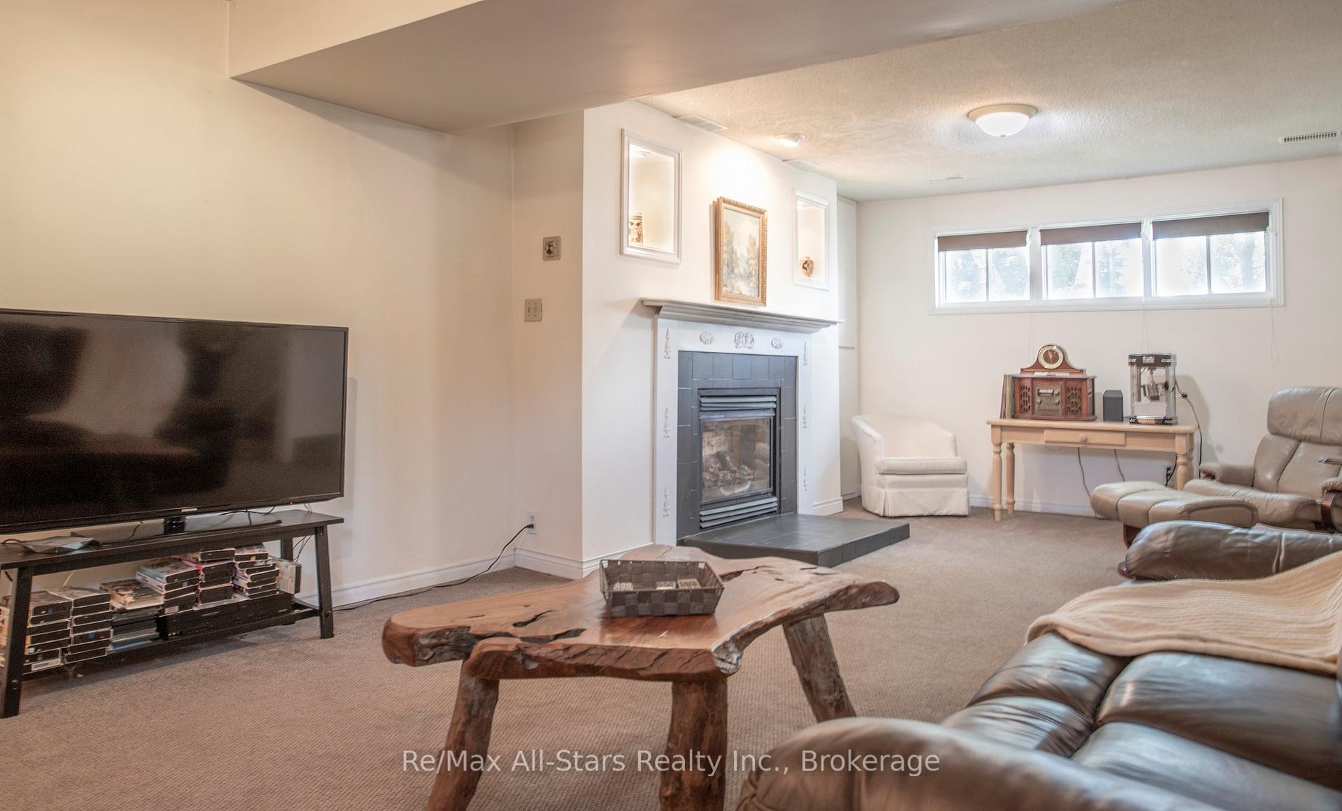 Photo 25 of 39 Applewood Crescent, Scugog, Port Perry — HOMEH