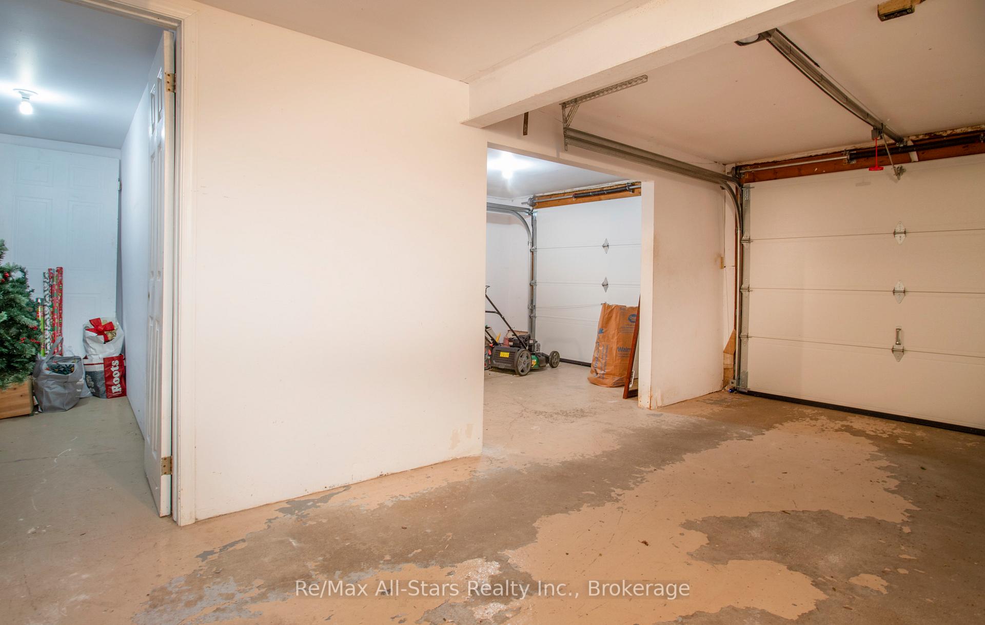 Photo 28 of 39 Applewood Crescent, Scugog, Port Perry — HOMEH