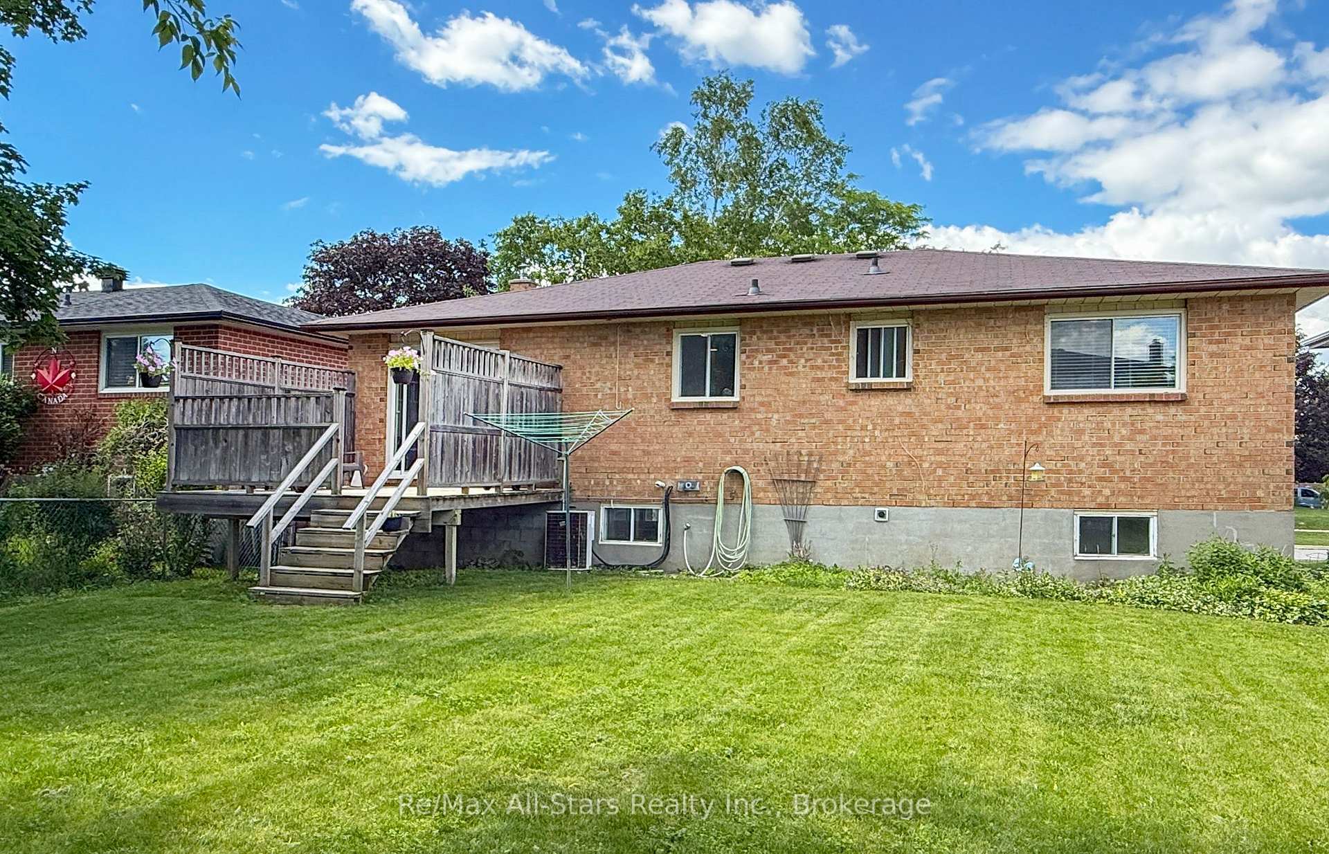 Photo 30 of 39 Applewood Crescent, Scugog, Port Perry — HOMEH