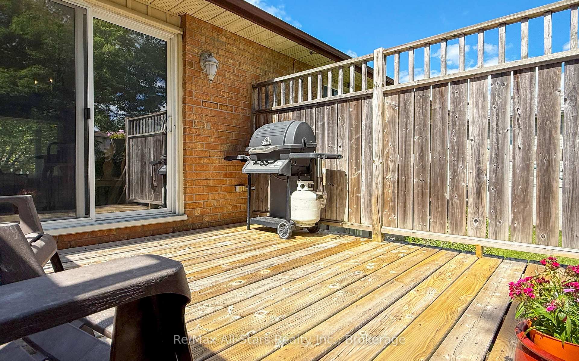 Photo 31 of 39 Applewood Crescent, Scugog, Port Perry — HOMEH