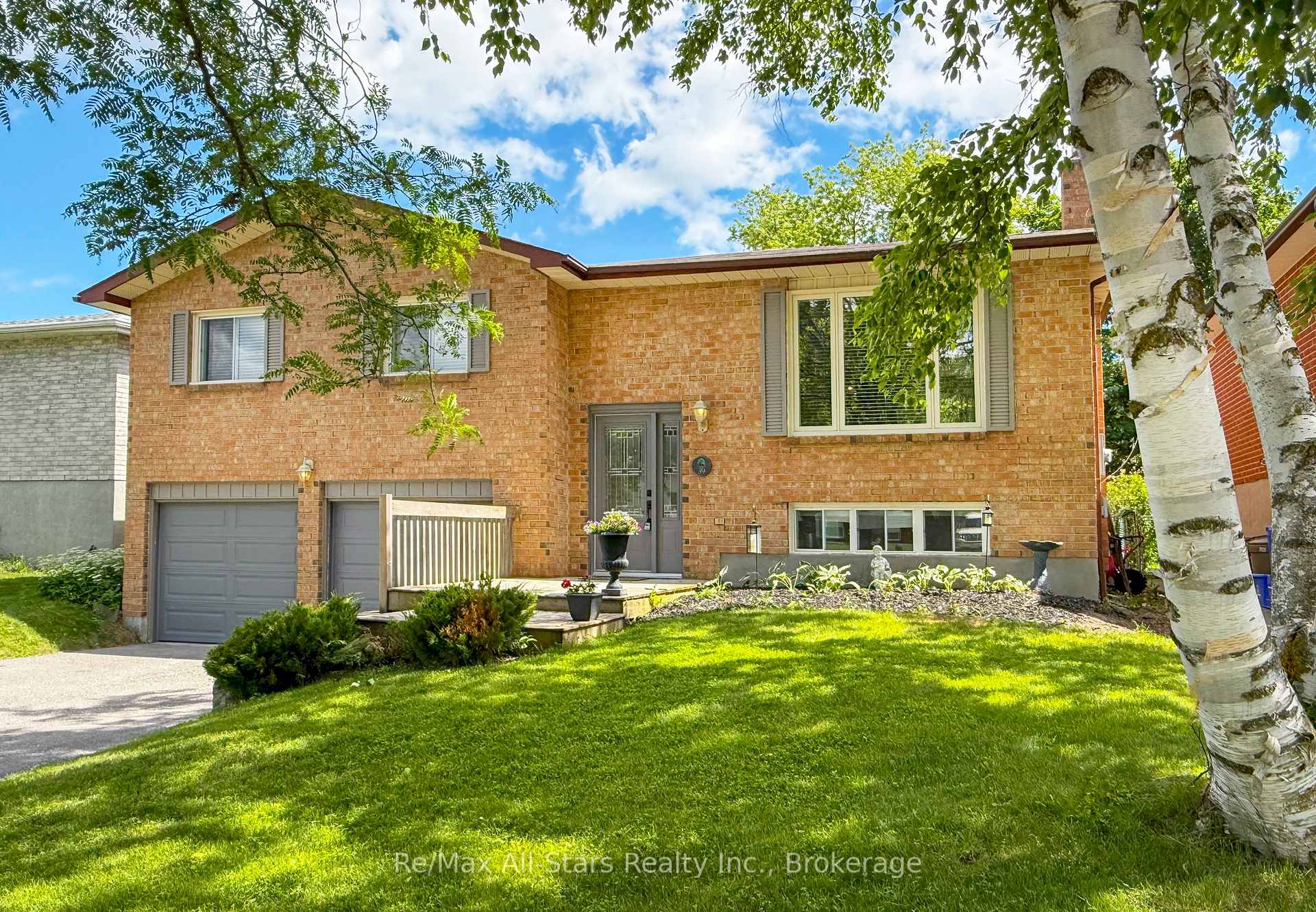 Photo 38 of 39 Applewood Crescent, Scugog, Port Perry — HOMEH