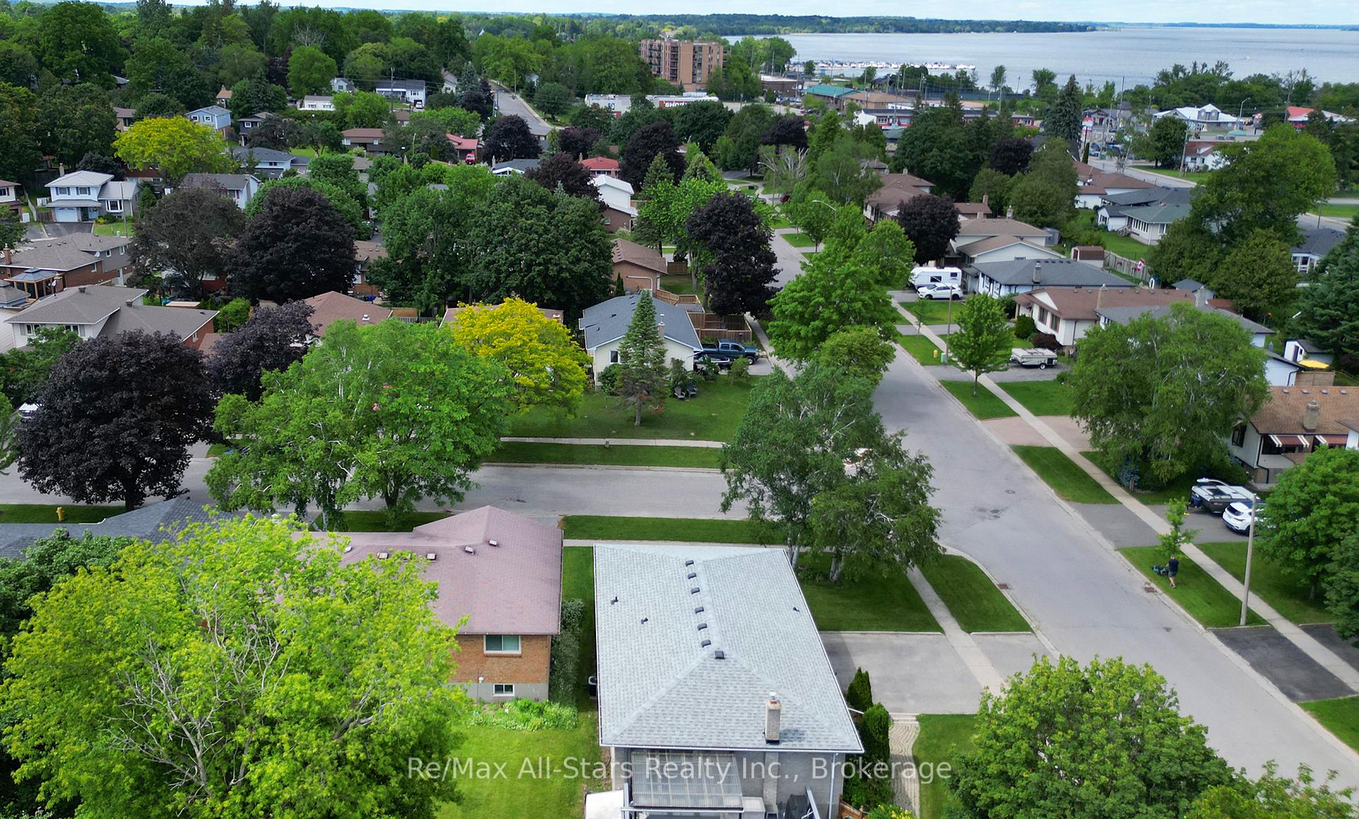 Photo 39 of 39 Applewood Crescent, Scugog, Port Perry — HOMEH