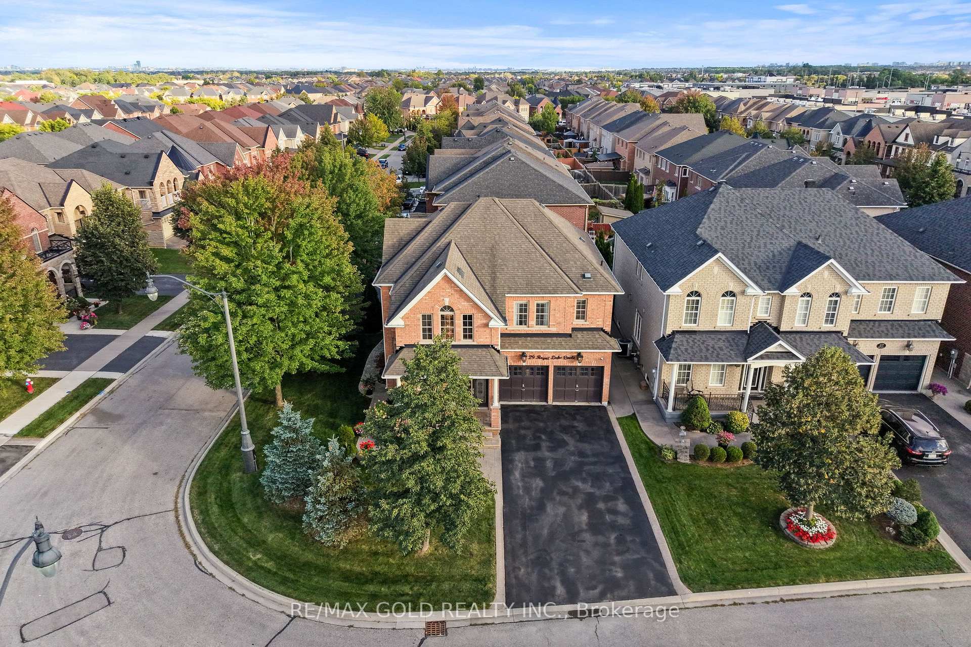 Photo 1 of 29 Royal Links Circle, Brampton, Vales of Castlemore North — HOMEH