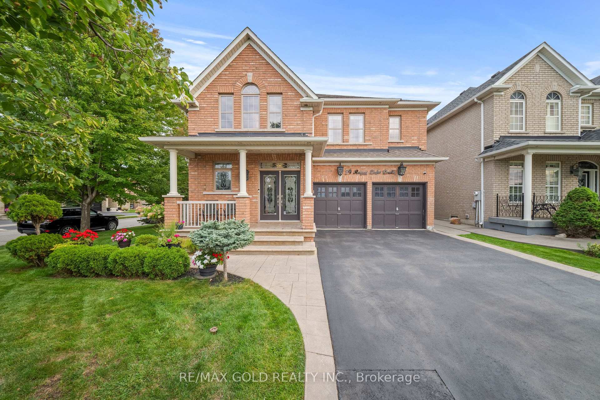 Photo 3 of 29 Royal Links Circle, Brampton, Vales of Castlemore North — HOMEH