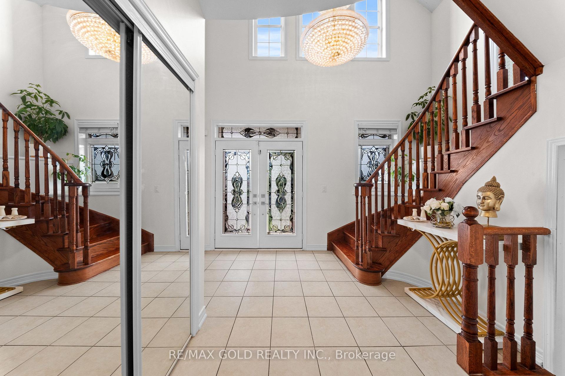 Photo 5 of 29 Royal Links Circle, Brampton, Vales of Castlemore North — HOMEH