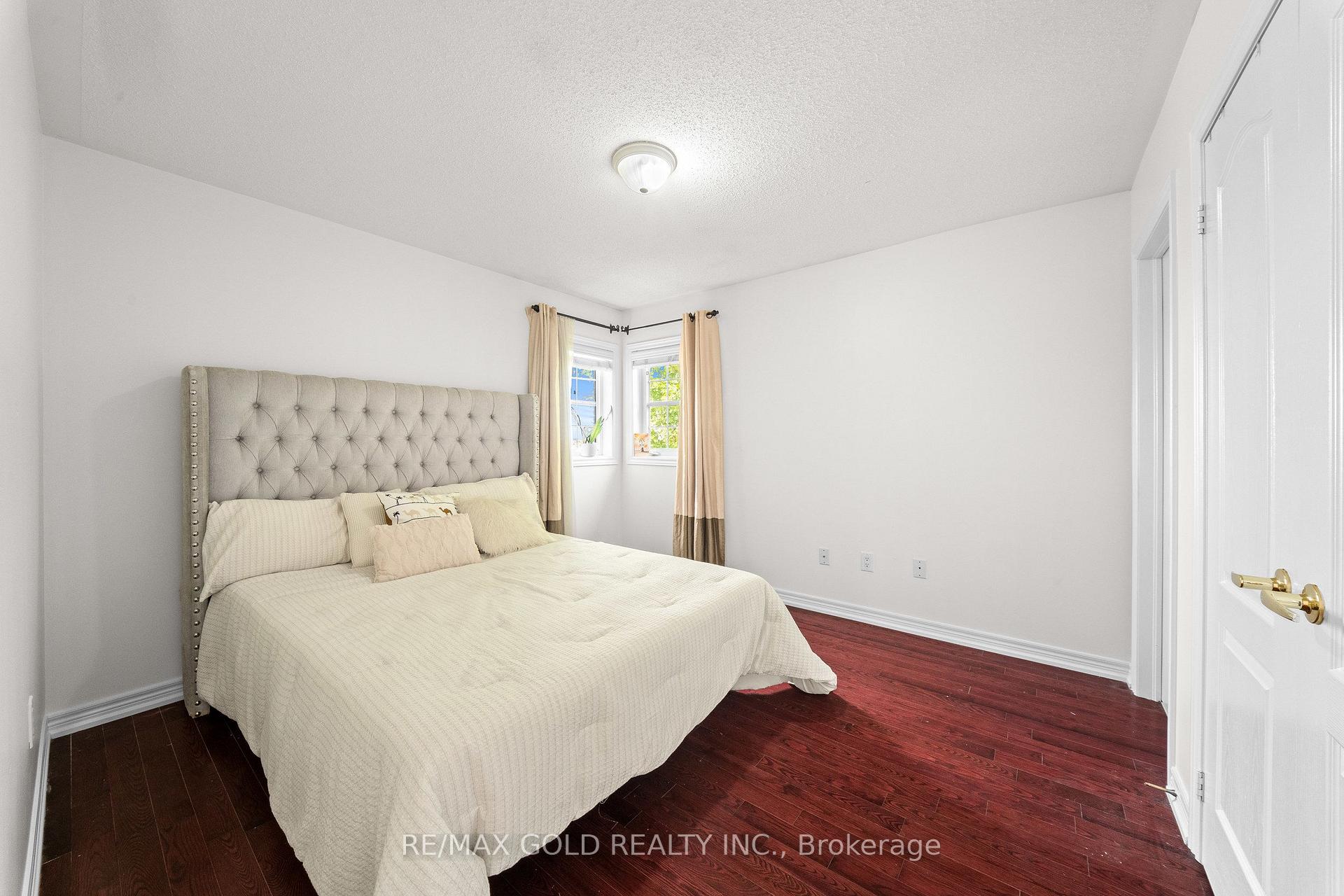 Photo 23 of 29 Royal Links Circle, Brampton, Vales of Castlemore North — HOMEH
