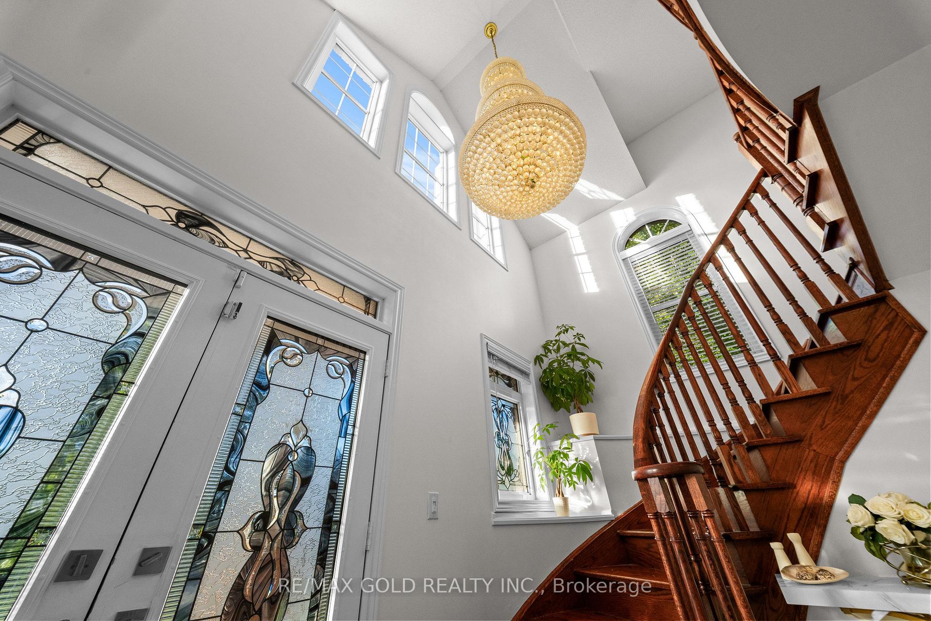 Photo 9 of 29 Royal Links Circle, Brampton, Vales of Castlemore North — HOMEH