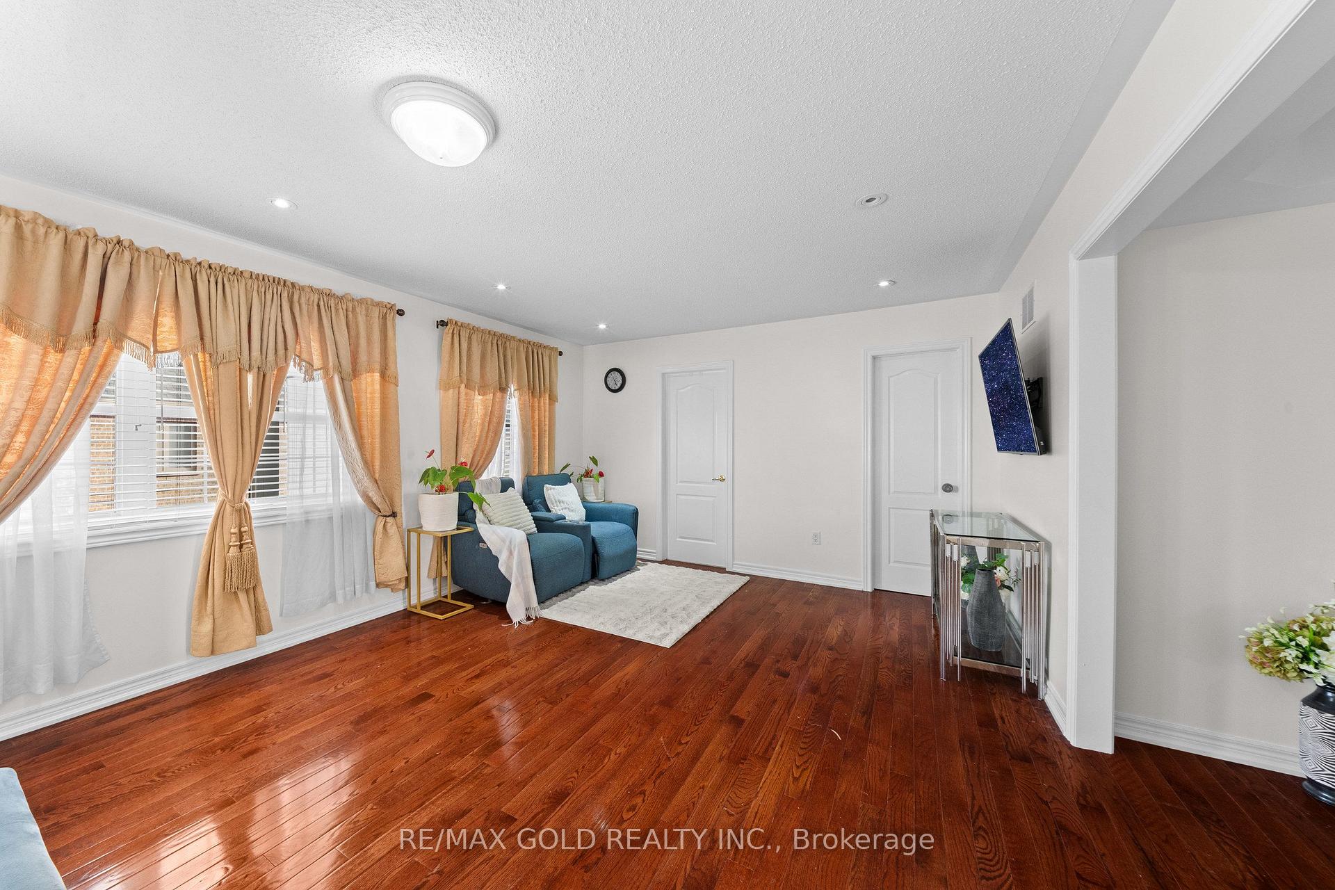 Photo 27 of 29 Royal Links Circle, Brampton, Vales of Castlemore North — HOMEH