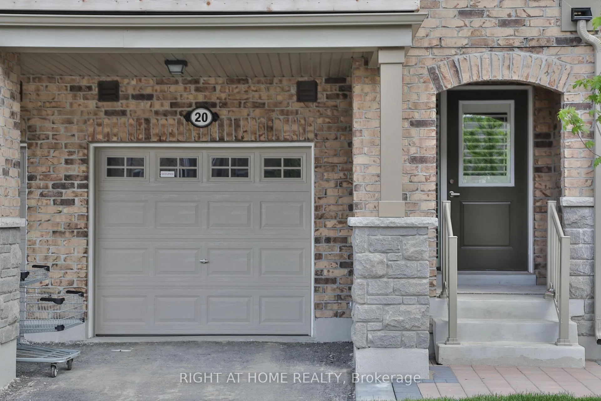 Photo 5 of Unit 20, 50 Edinburgh Drive, Brampton, Bram West — HOMEH