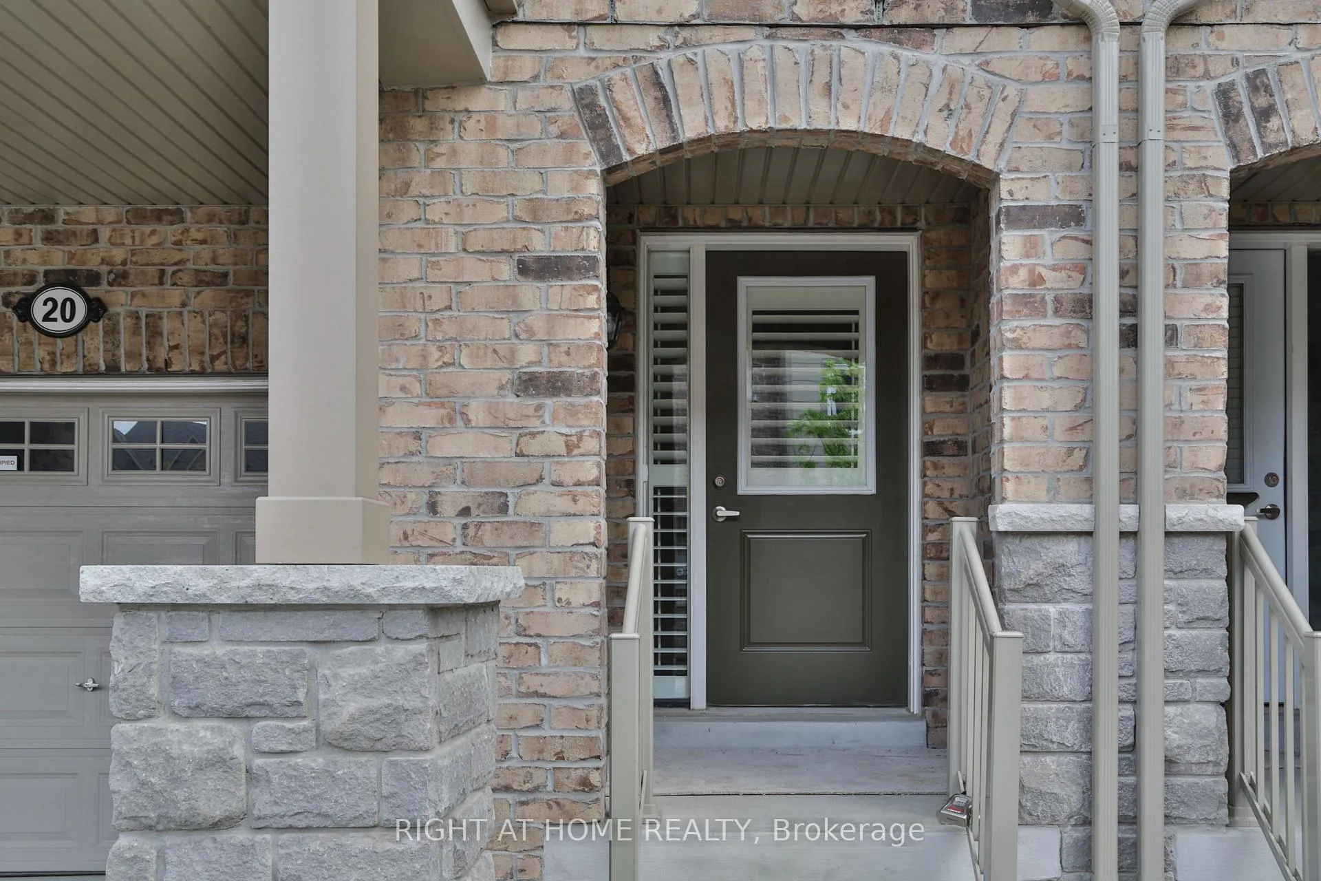 Photo 6 of Unit 20, 50 Edinburgh Drive, Brampton, Bram West — HOMEH