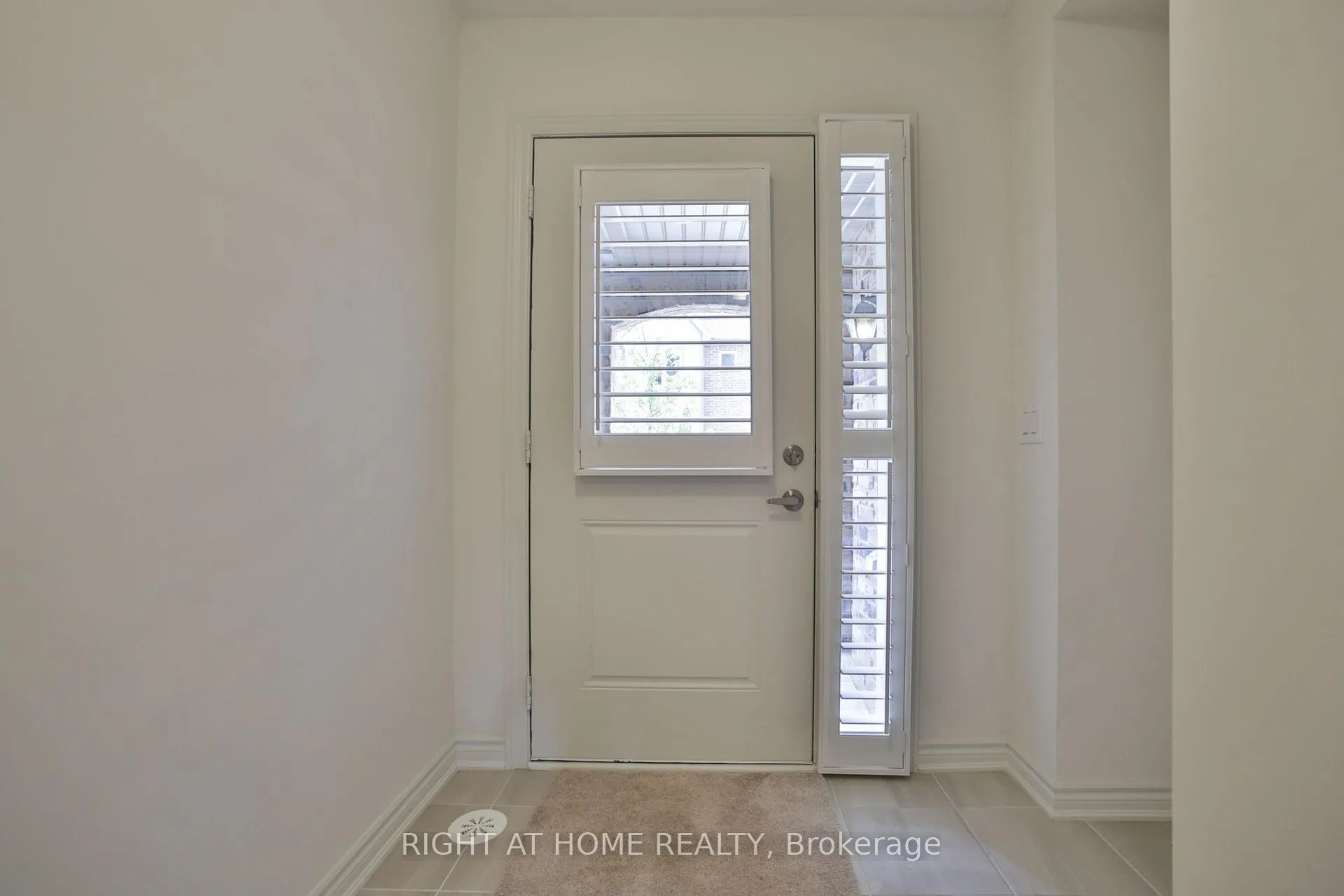 Photo 7 of Unit 20, 50 Edinburgh Drive, Brampton, Bram West — HOMEH