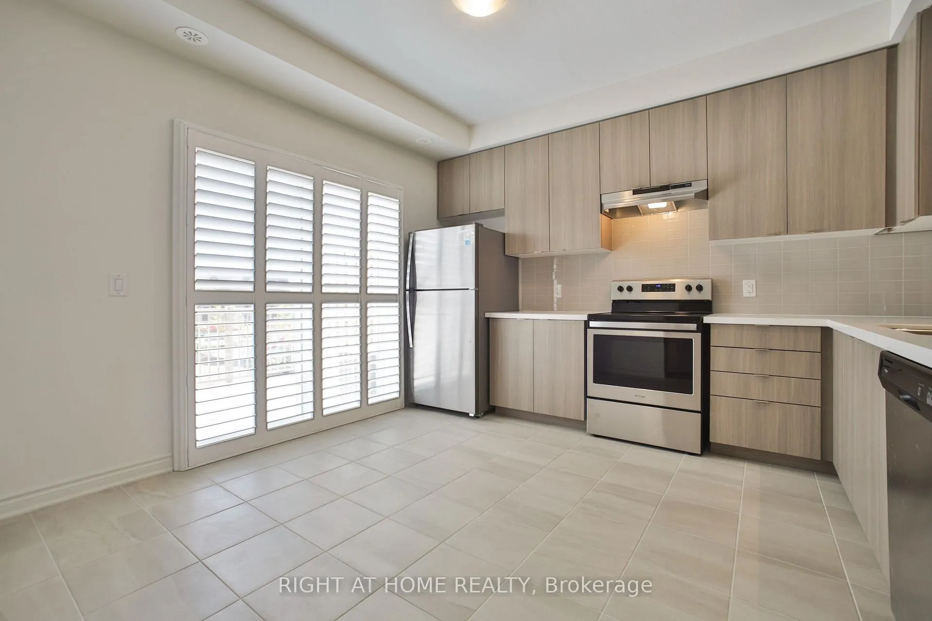 Photo 17 of Unit 20, 50 Edinburgh Drive, Brampton, Bram West — HOMEH